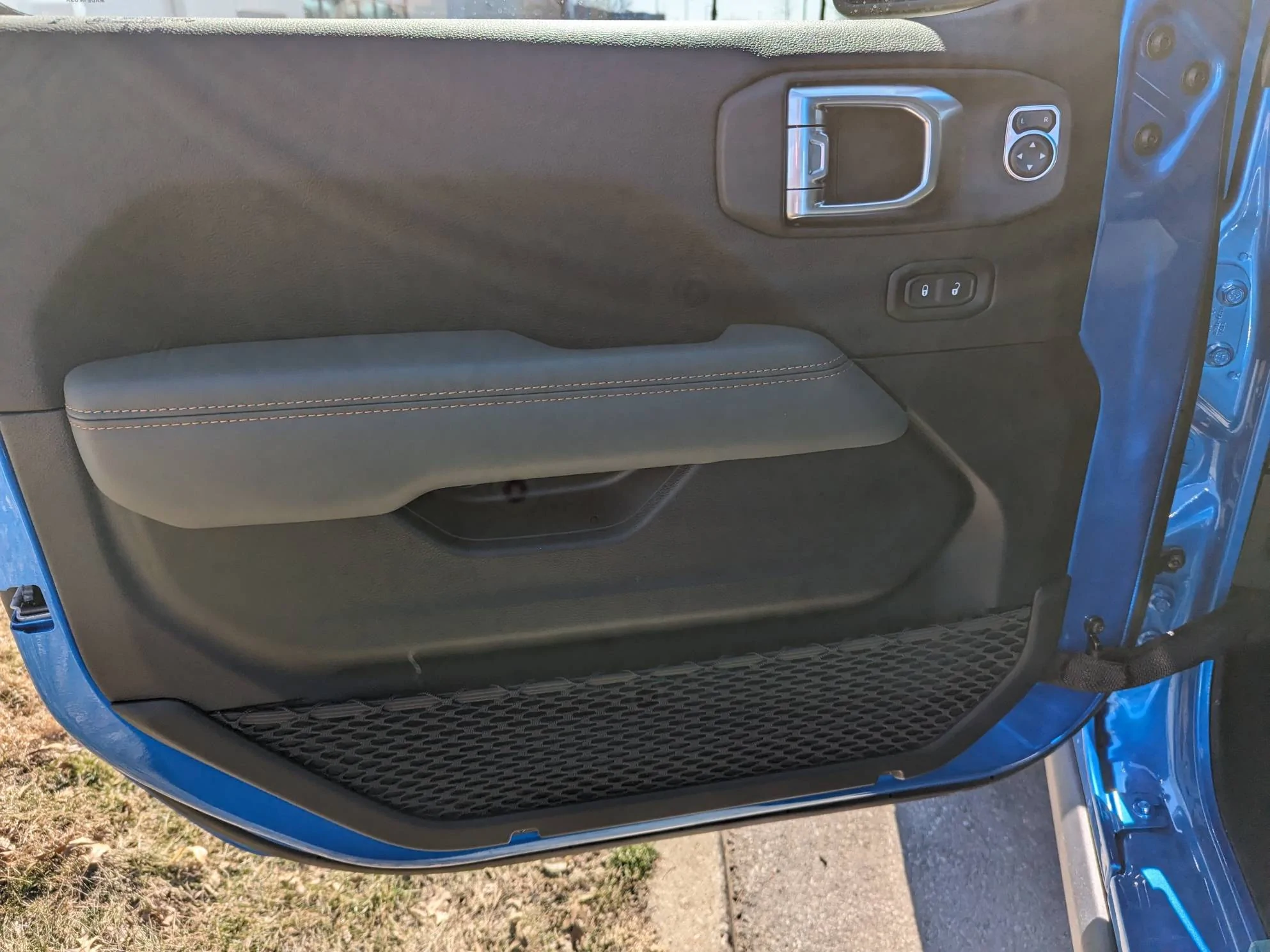 Jeep Gladiator For anyone interested in Mojave X interior colors - PXL_20240229_175852419