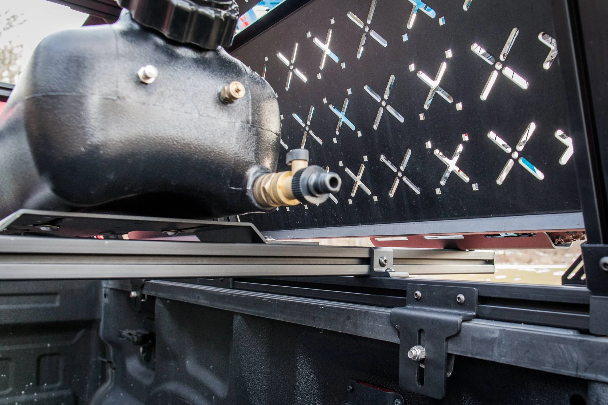 Jeep Gladiator New Rack System - Sneak Preview Raptor with Outrigger Bars -14