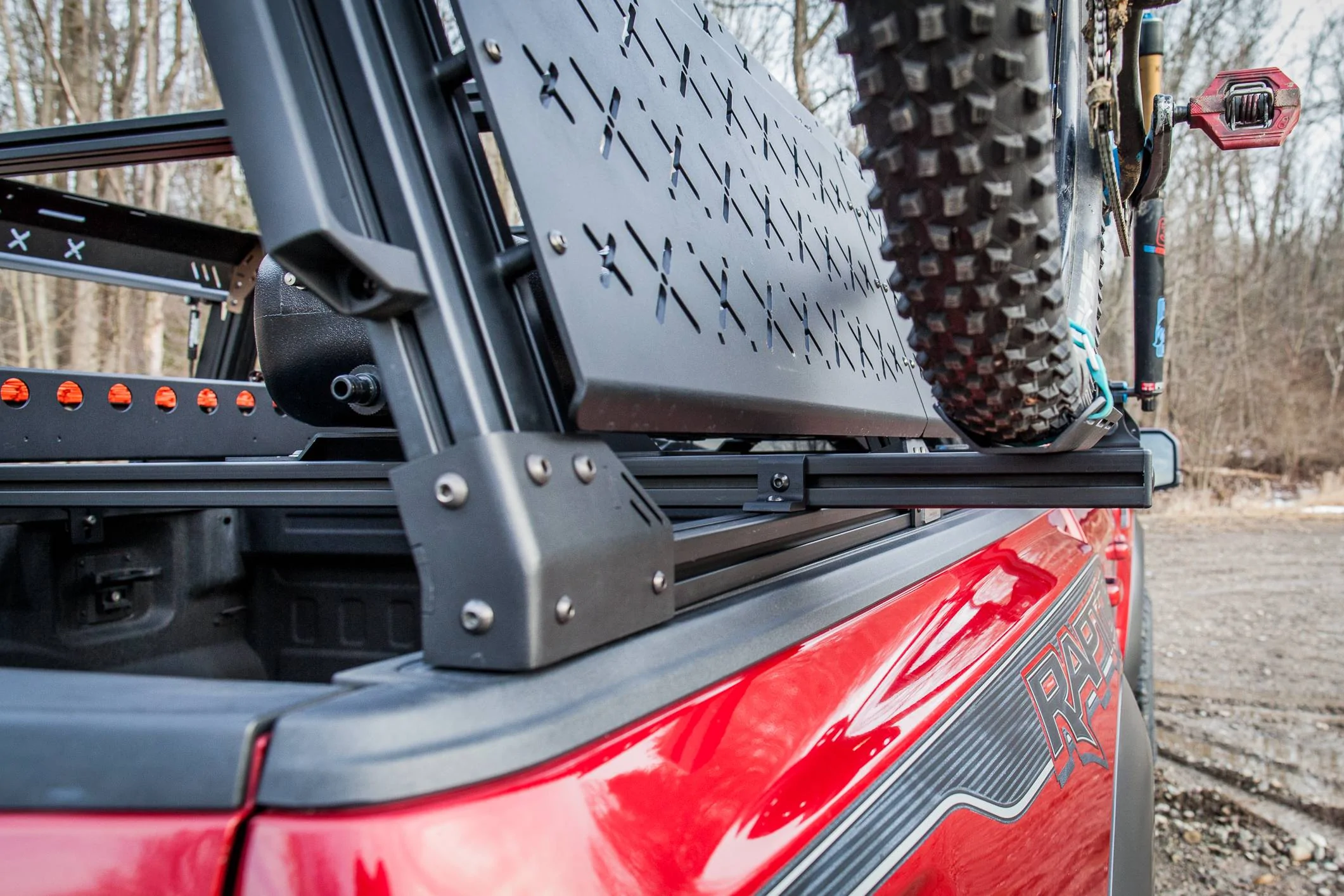 Jeep Gladiator New Rack System - Sneak Preview Raptor with Outrigger Bars -10