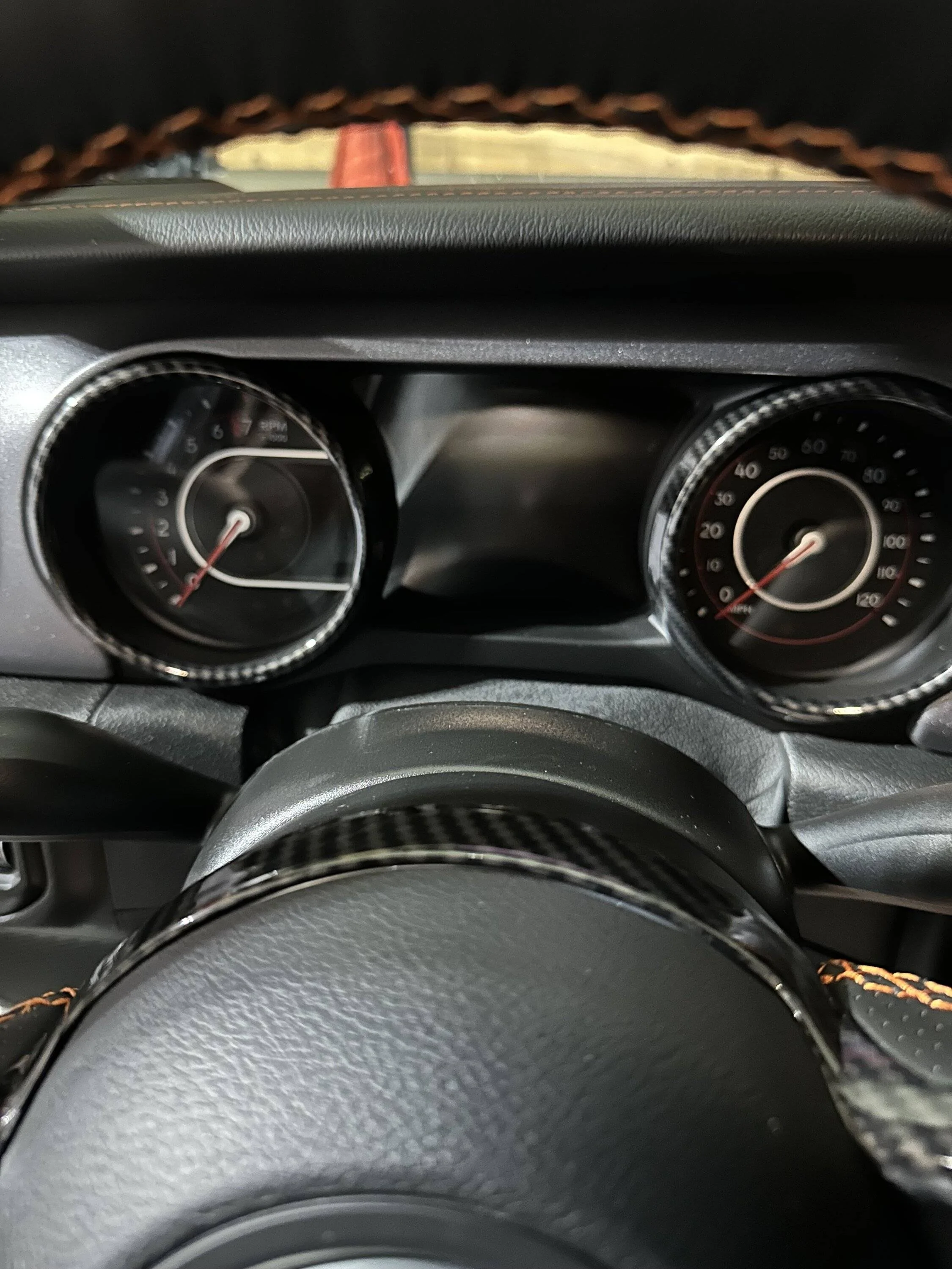 Jeep Gladiator Mojave - Matching Rimgs for Speedometer and Steering wheel? IMG_5997