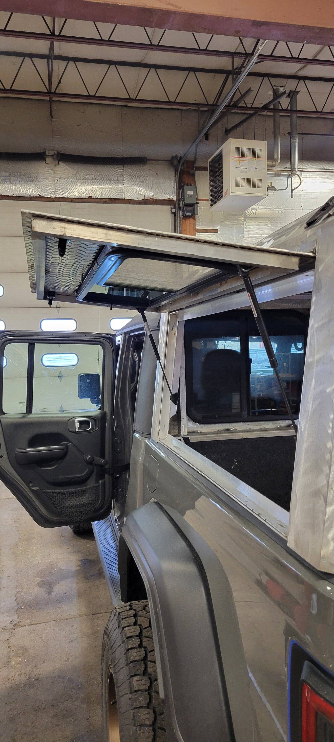 Jeep Gladiator My DIY bed cap 20240302_143509