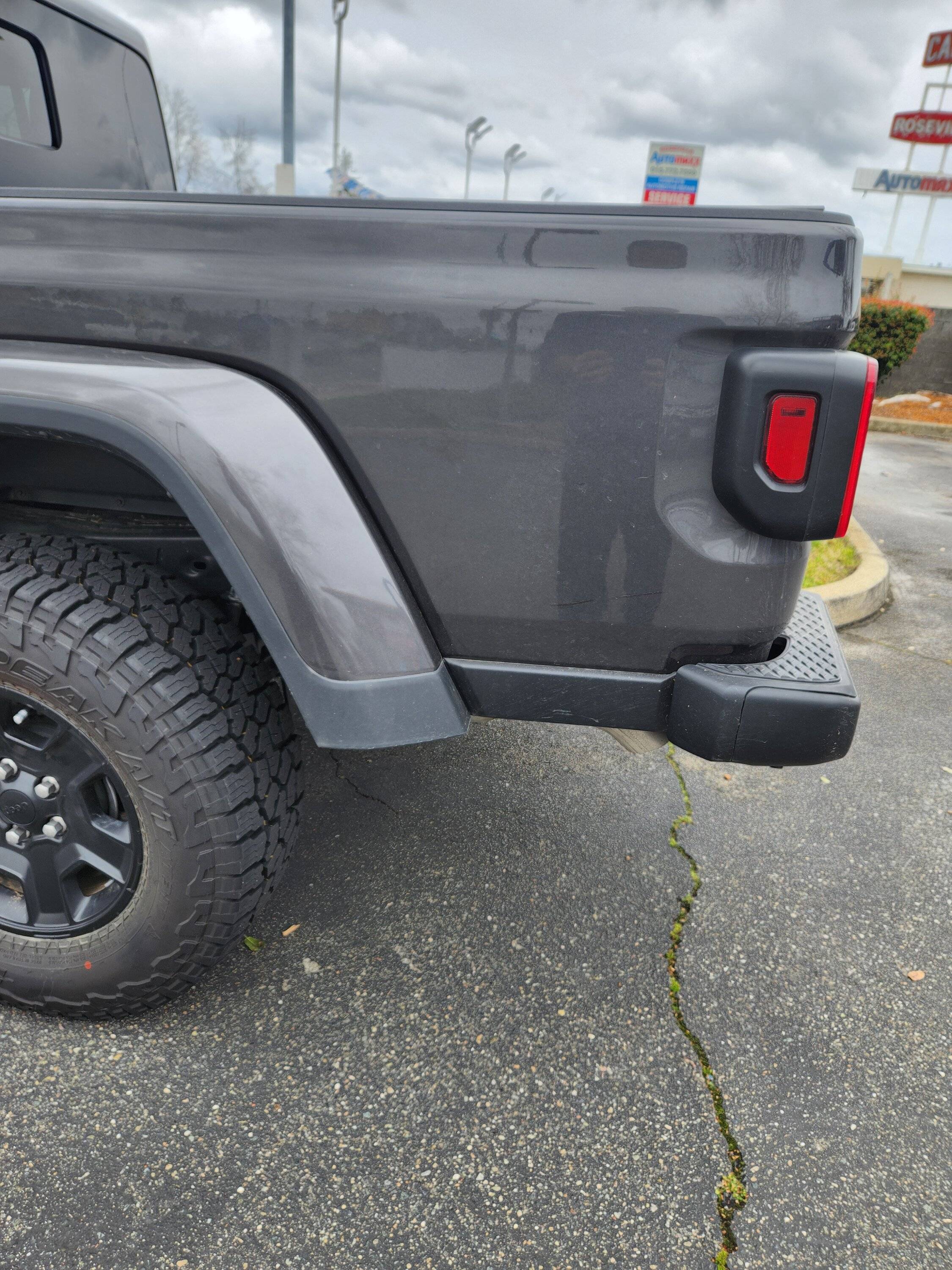 Jeep Gladiator Rear Bed Sliders / Protection 20240304_120922