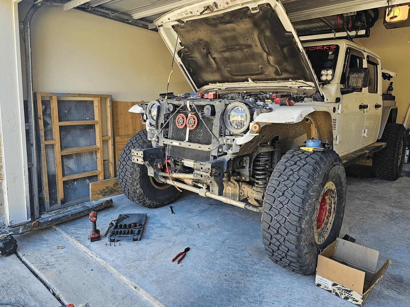Jeep Gladiator Levi's JTR 'Do-Everything' Build 1709590121161
