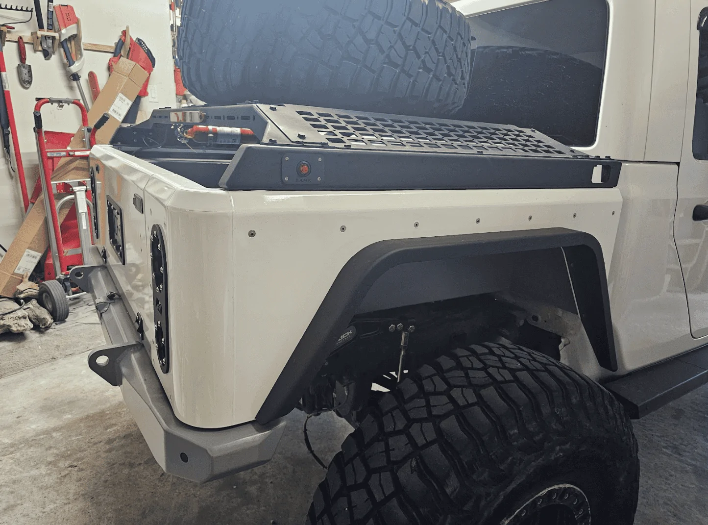 Jeep Gladiator Levi's JTR 'Do-Everything' Build 1709590443311