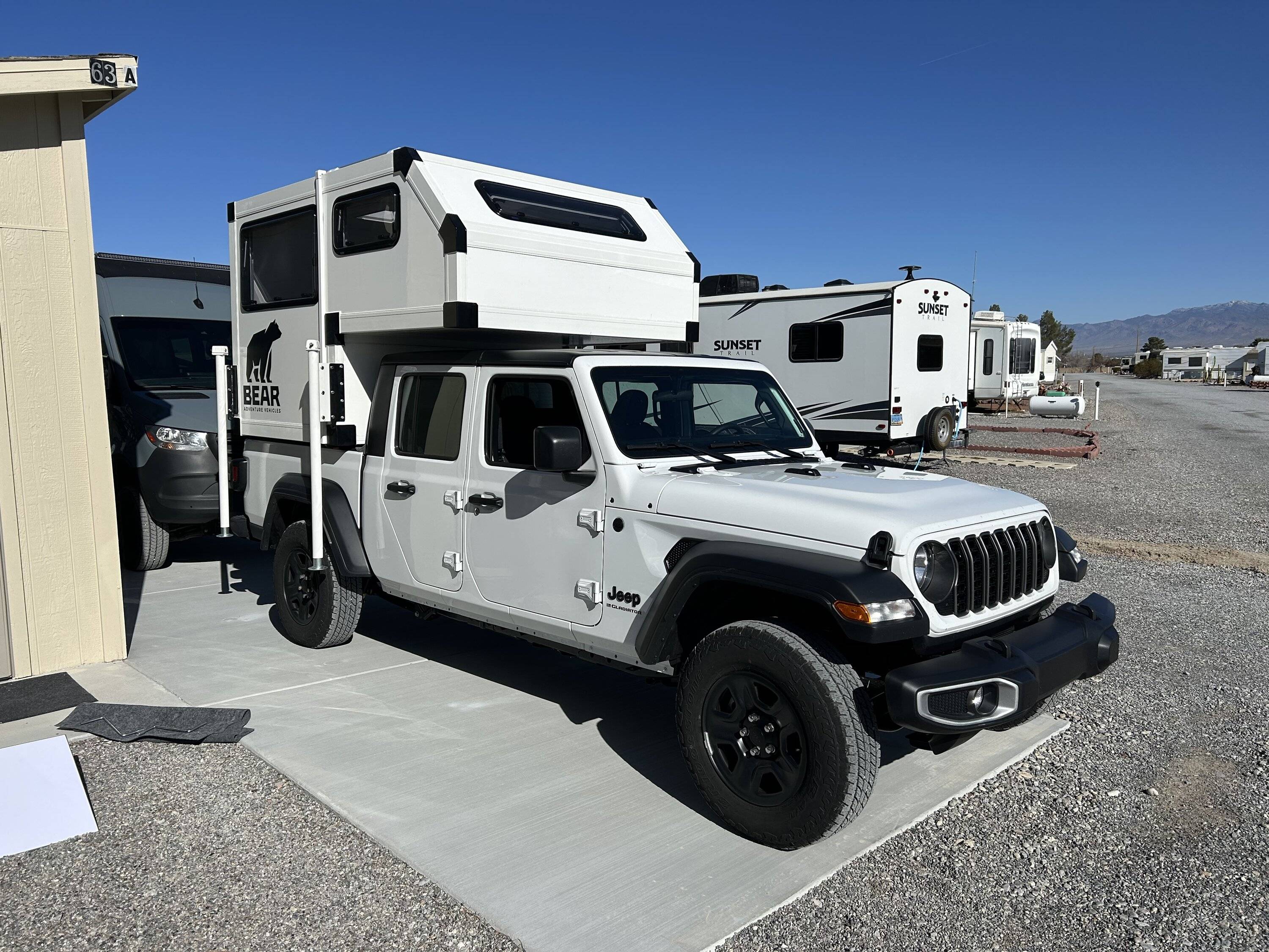 Jeep Gladiator 2024 Waiting Room IMG_6378