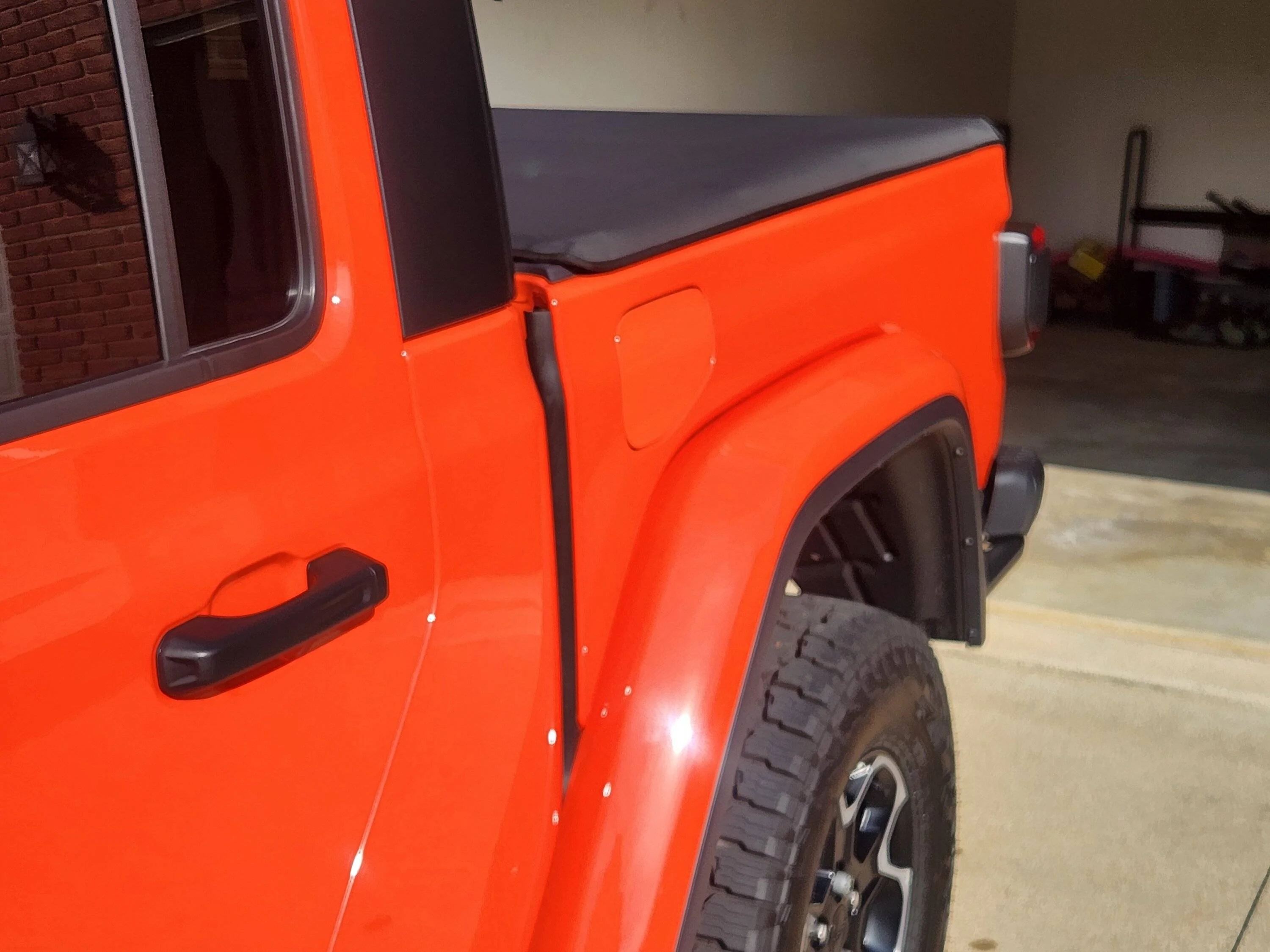 Jeep Gladiator Plastic fuel door??? 20240305_095452