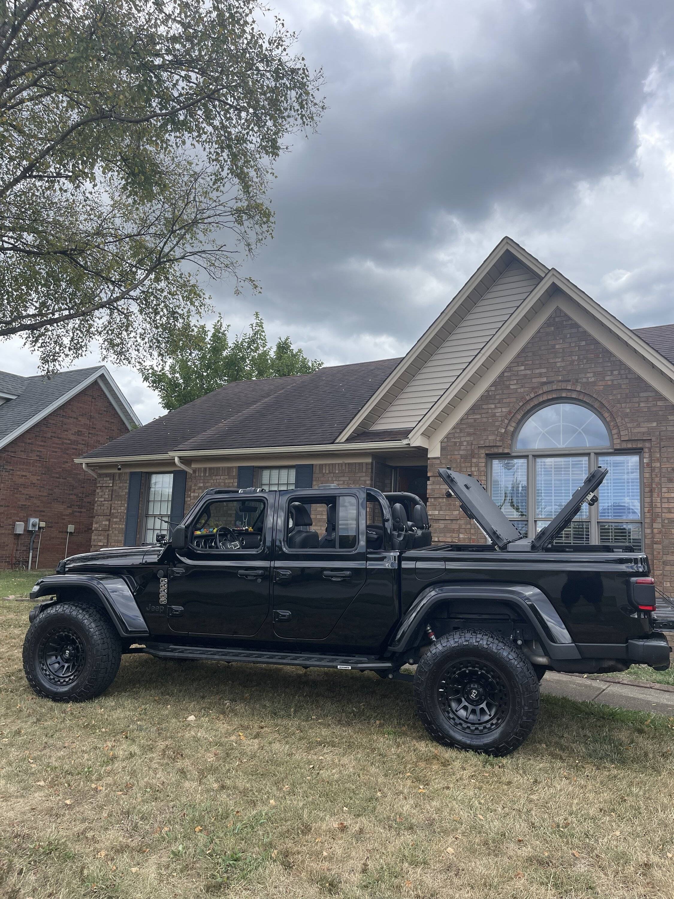 Jeep Gladiator Bed covers recommendations? IMG_8983