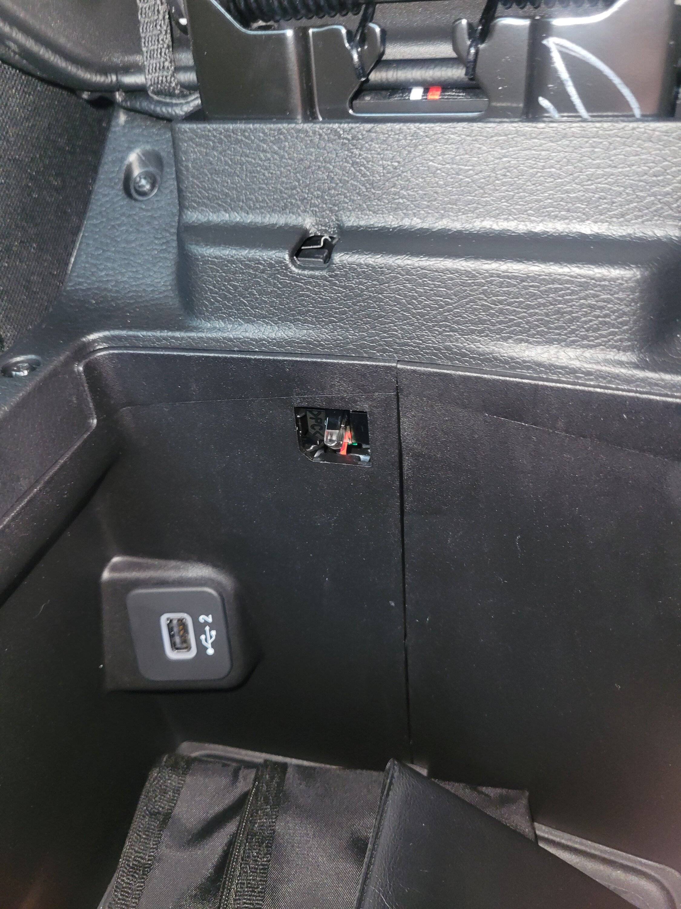Jeep Gladiator Replacing center console led light 20240305_142344