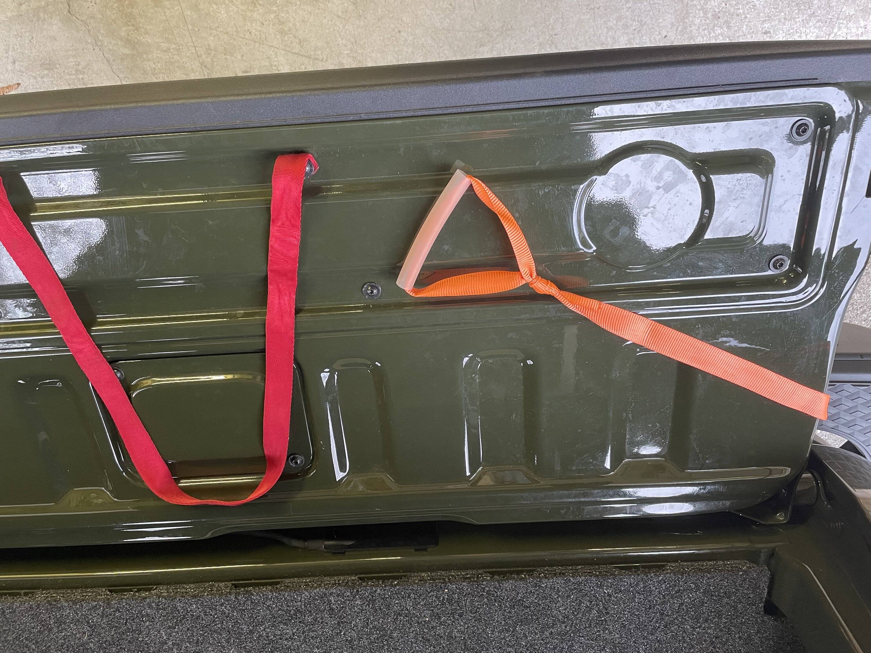 Jeep Gladiator Aftermarket tailgate cap IMG_1026