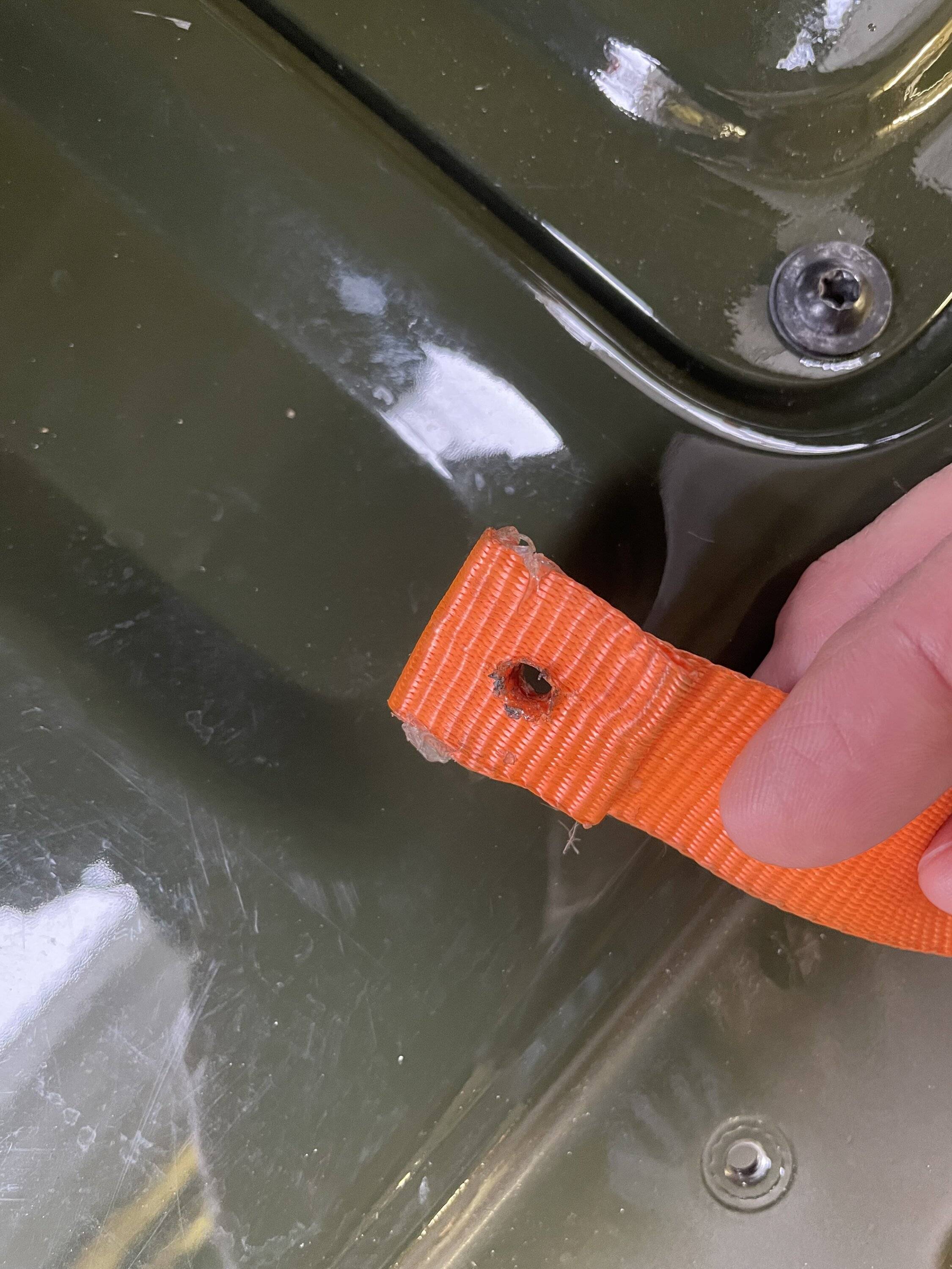 Jeep Gladiator Inside the bed tailgate latch release IMG_1019