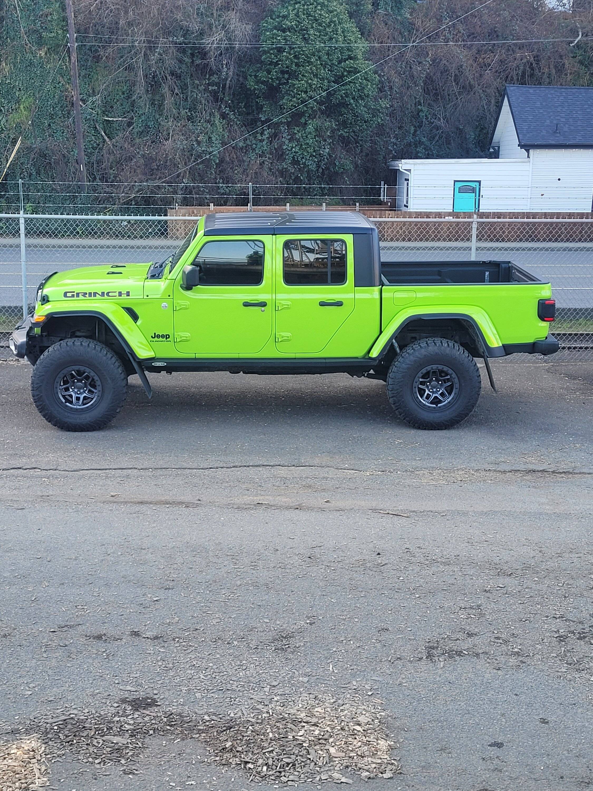 Jeep Gladiator AEV Borah Wheels on your Gladiator? 20240223_154624
