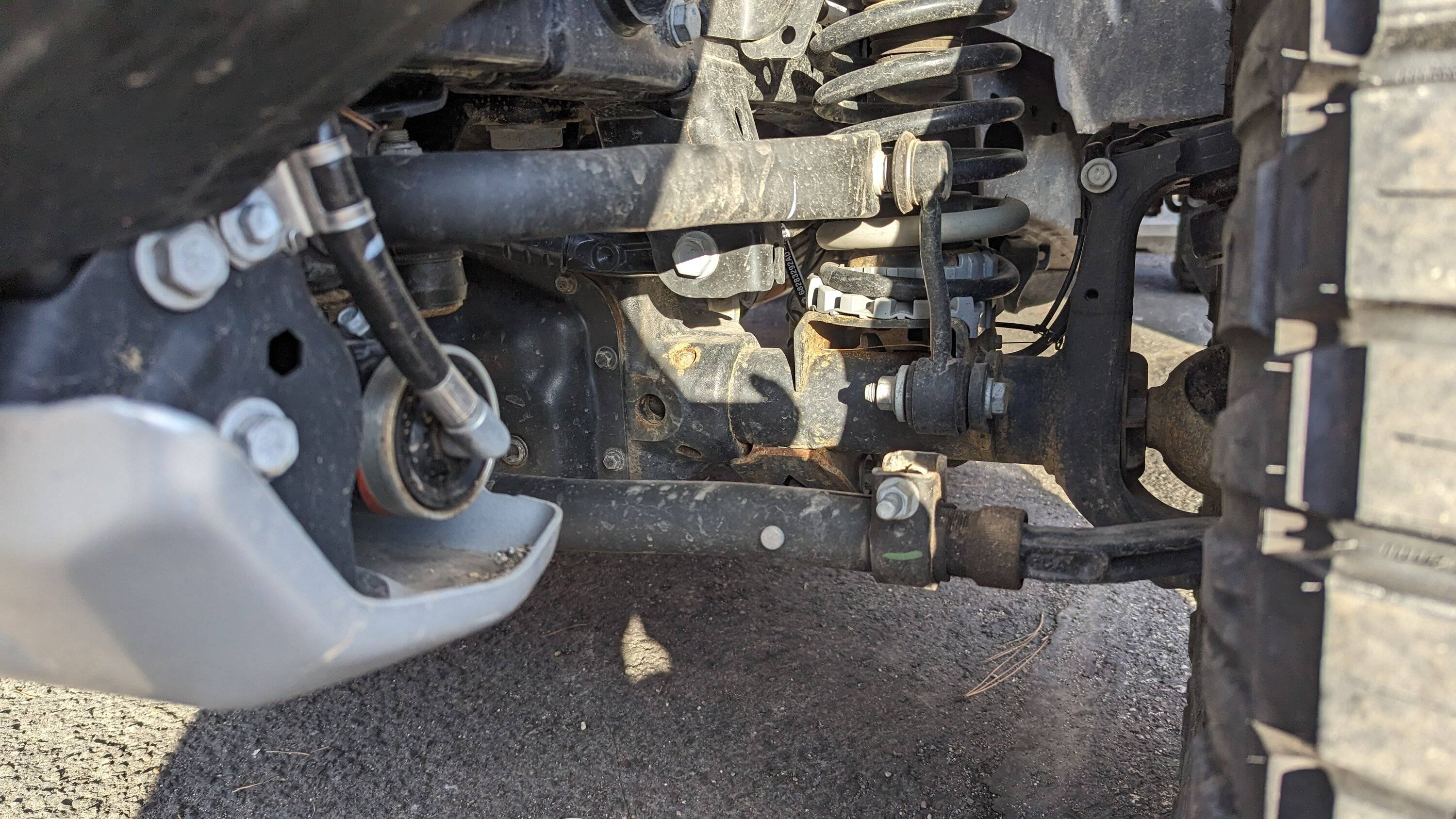 Jeep Gladiator This much rust after 1 year/4k miles? PXL_20240308_000306395[4656]