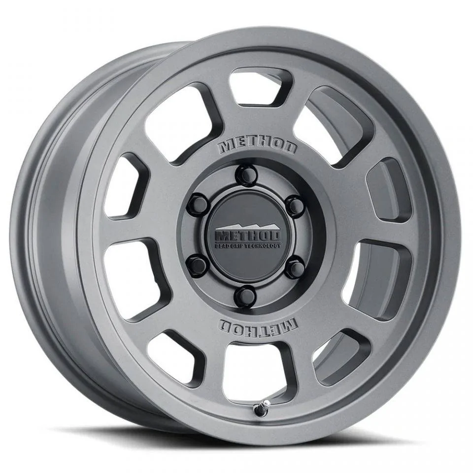 Jeep Gladiator Bronze or black rims on all white Gladiator? IMG_1769