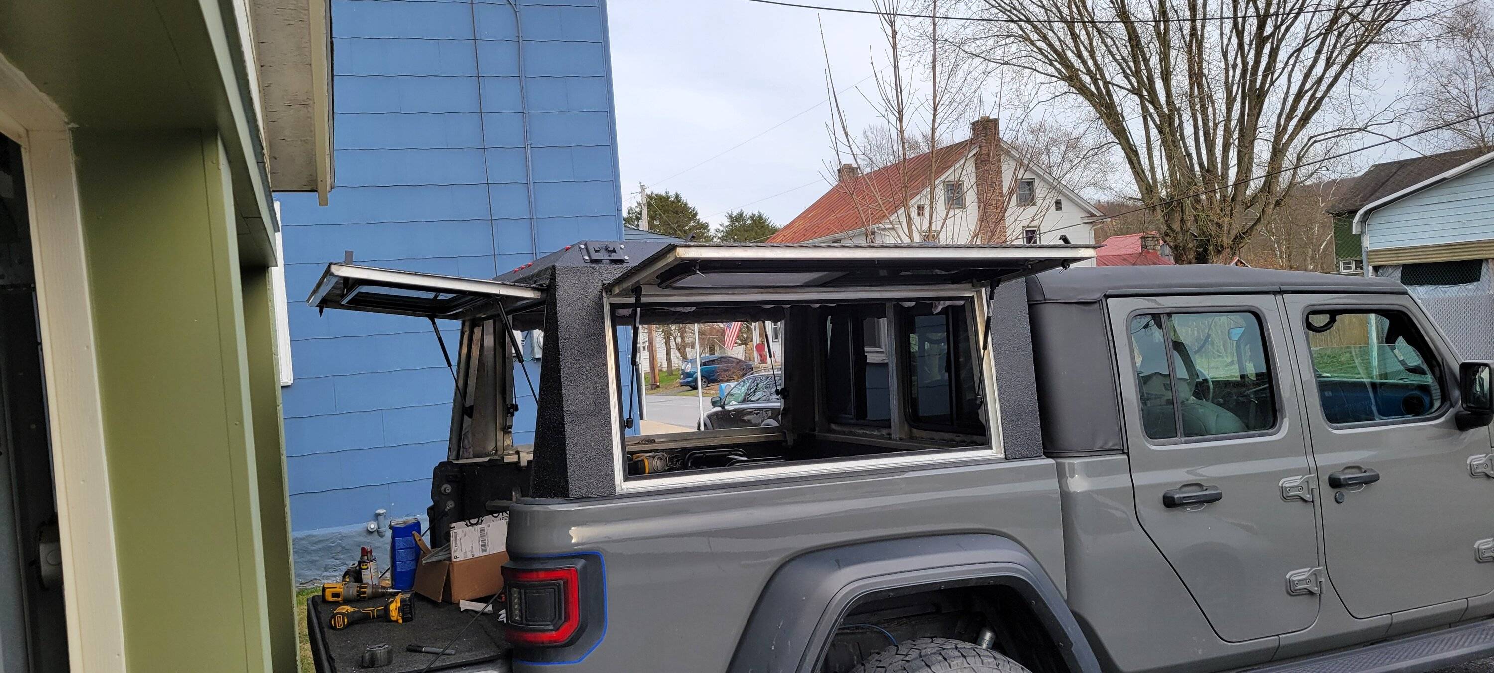 Jeep Gladiator My DIY bed cap 20240308_164729