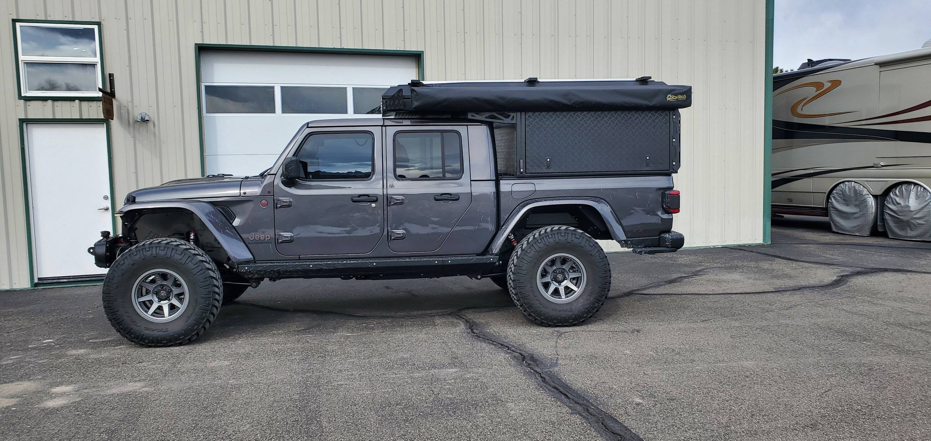 Jeep Gladiator Alu-Cab Canopy Camper Solar question 20240306_150555