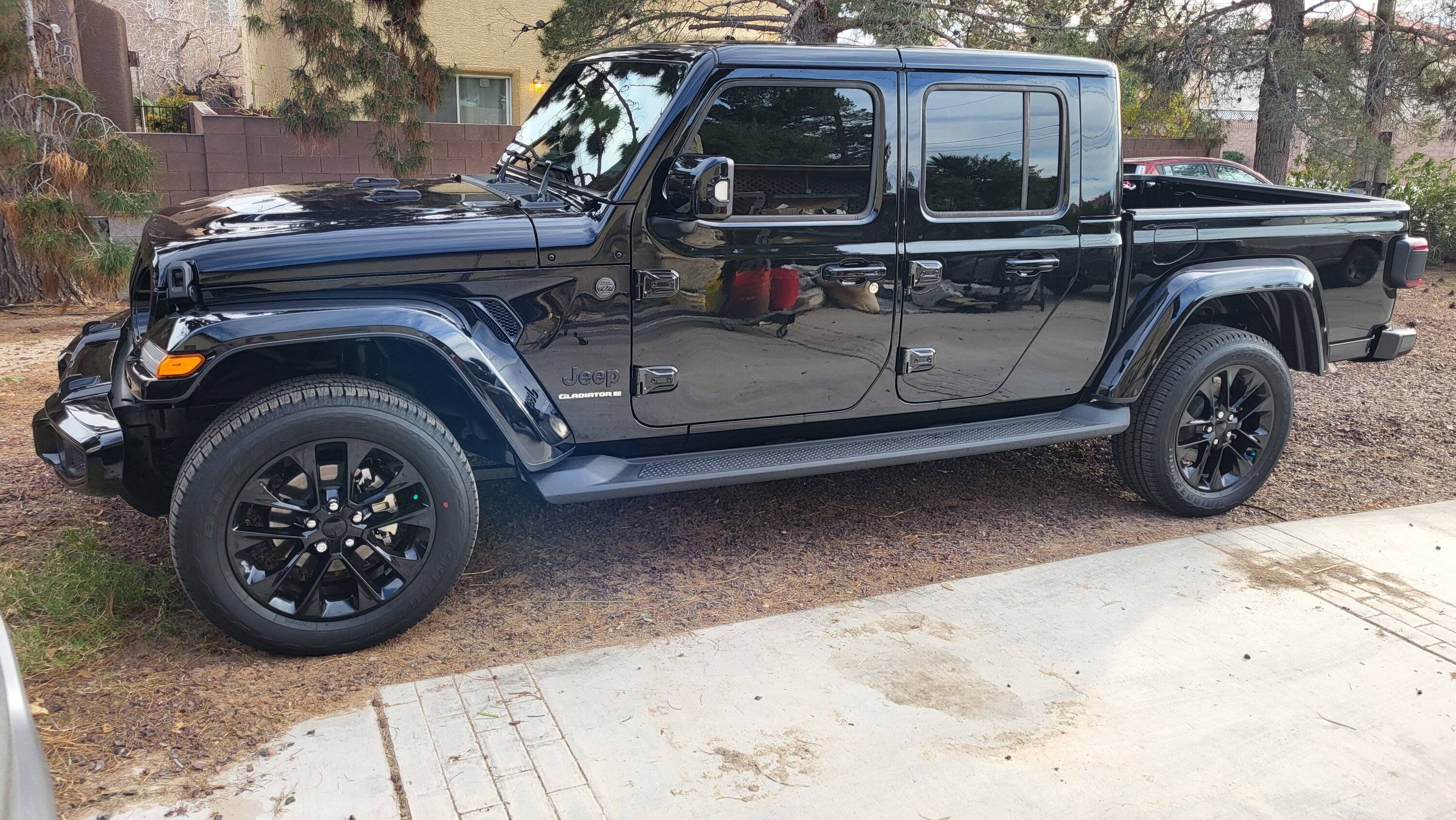 Jeep Gladiator Show me your black rims on your black gladiator! 20240306_160759