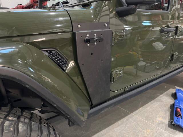 Jeep Gladiator DRs 2021 AEV JT370 with Alu-Cab Canopy Camper IMG_0171