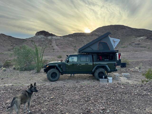 Jeep Gladiator DRs 2021 AEV JT370 with Alu-Cab Canopy Camper IMG_0180