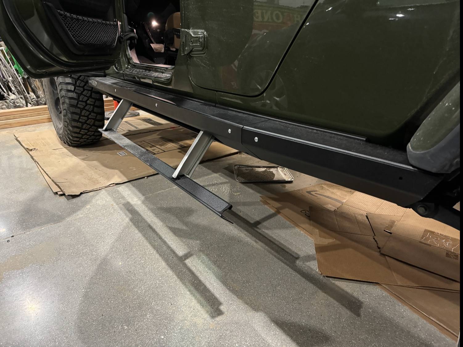 Jeep Gladiator DRs 2021 AEV JT370 with Alu-Cab Canopy Camper IMG_0371