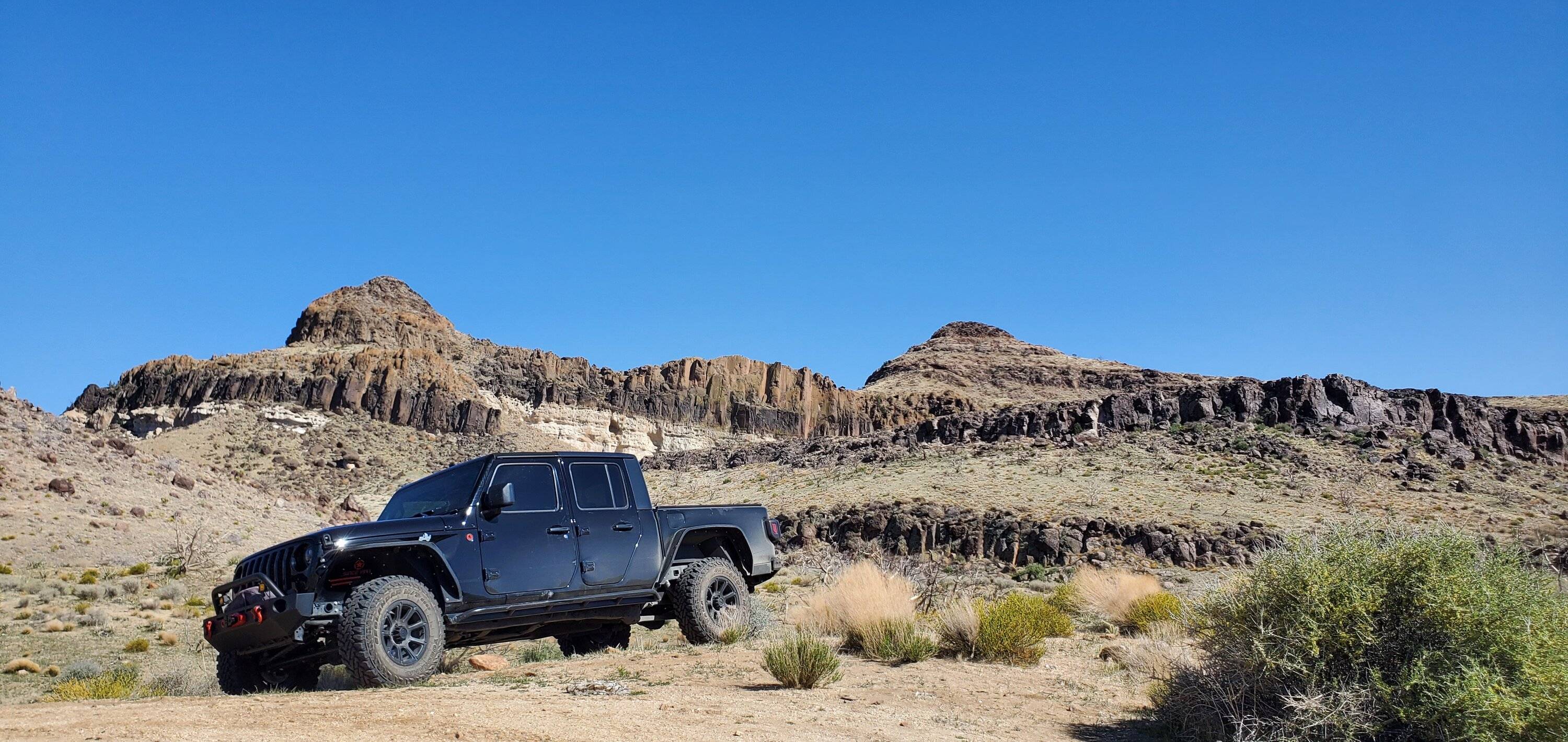 Jeep Gladiator Show me your black rims on your black gladiator! 20220401_153045