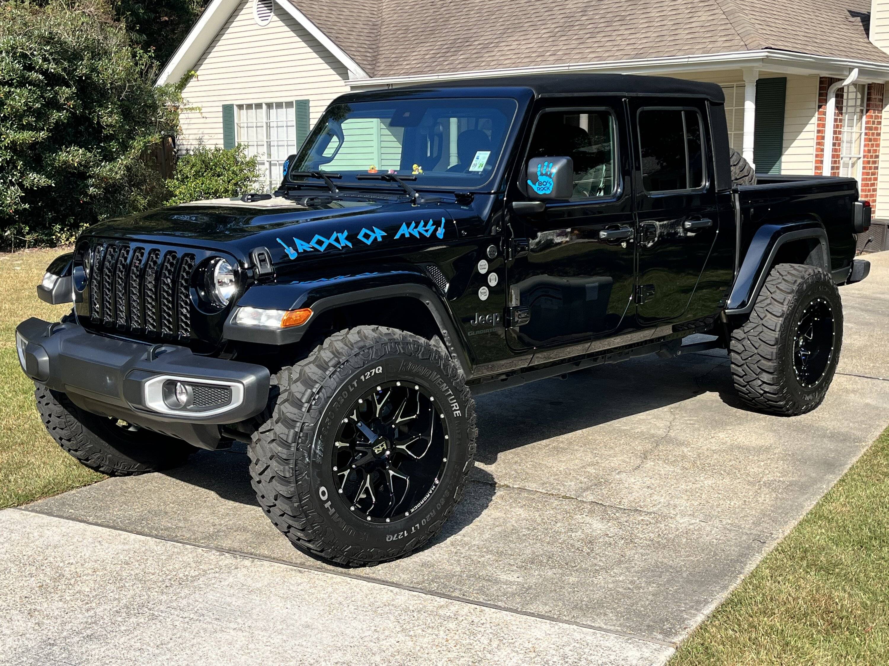 Jeep Gladiator Show me your black rims on your black gladiator! IMG_2293