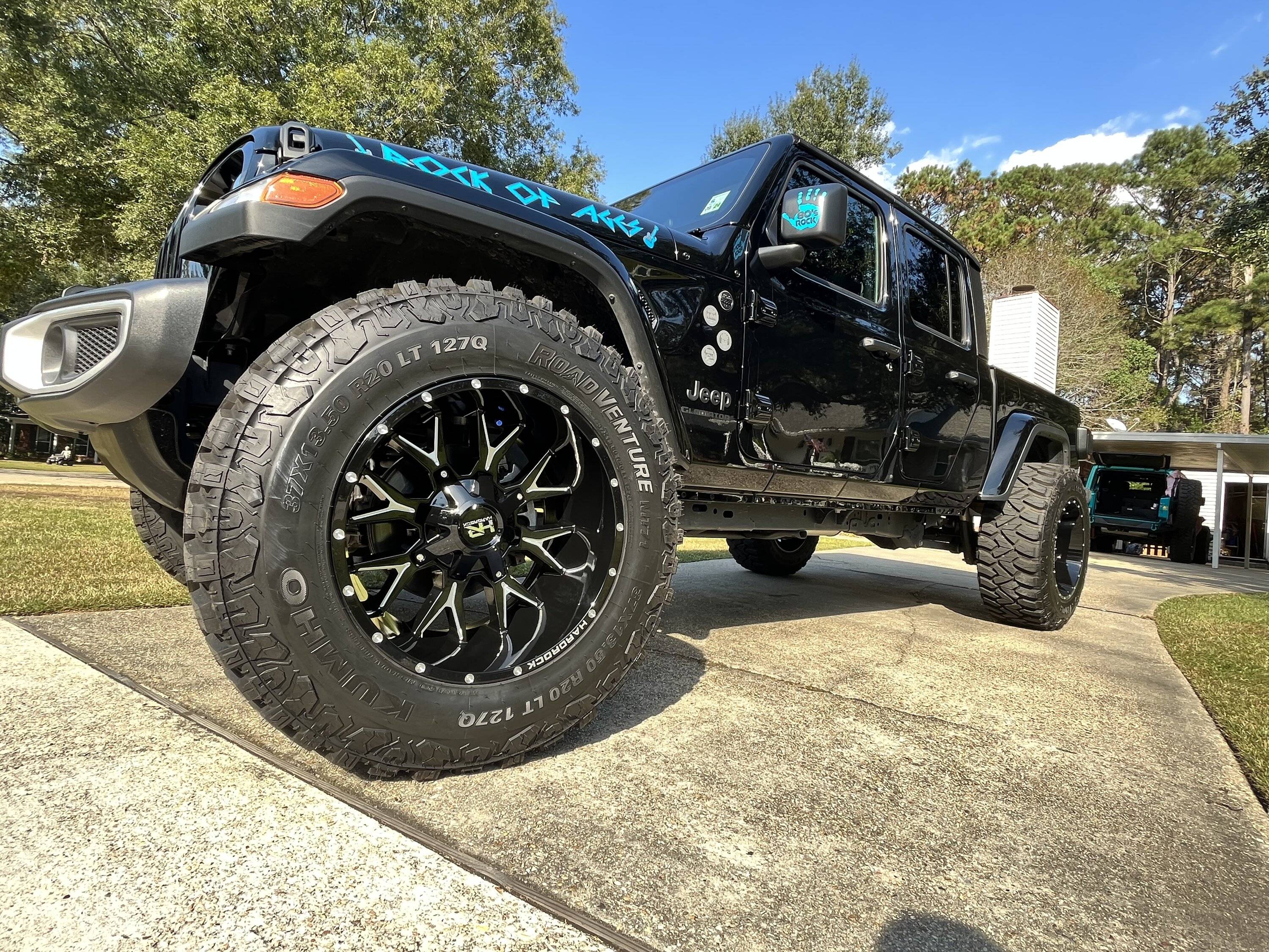 Jeep Gladiator Show me your black rims on your black gladiator! IMG_2291