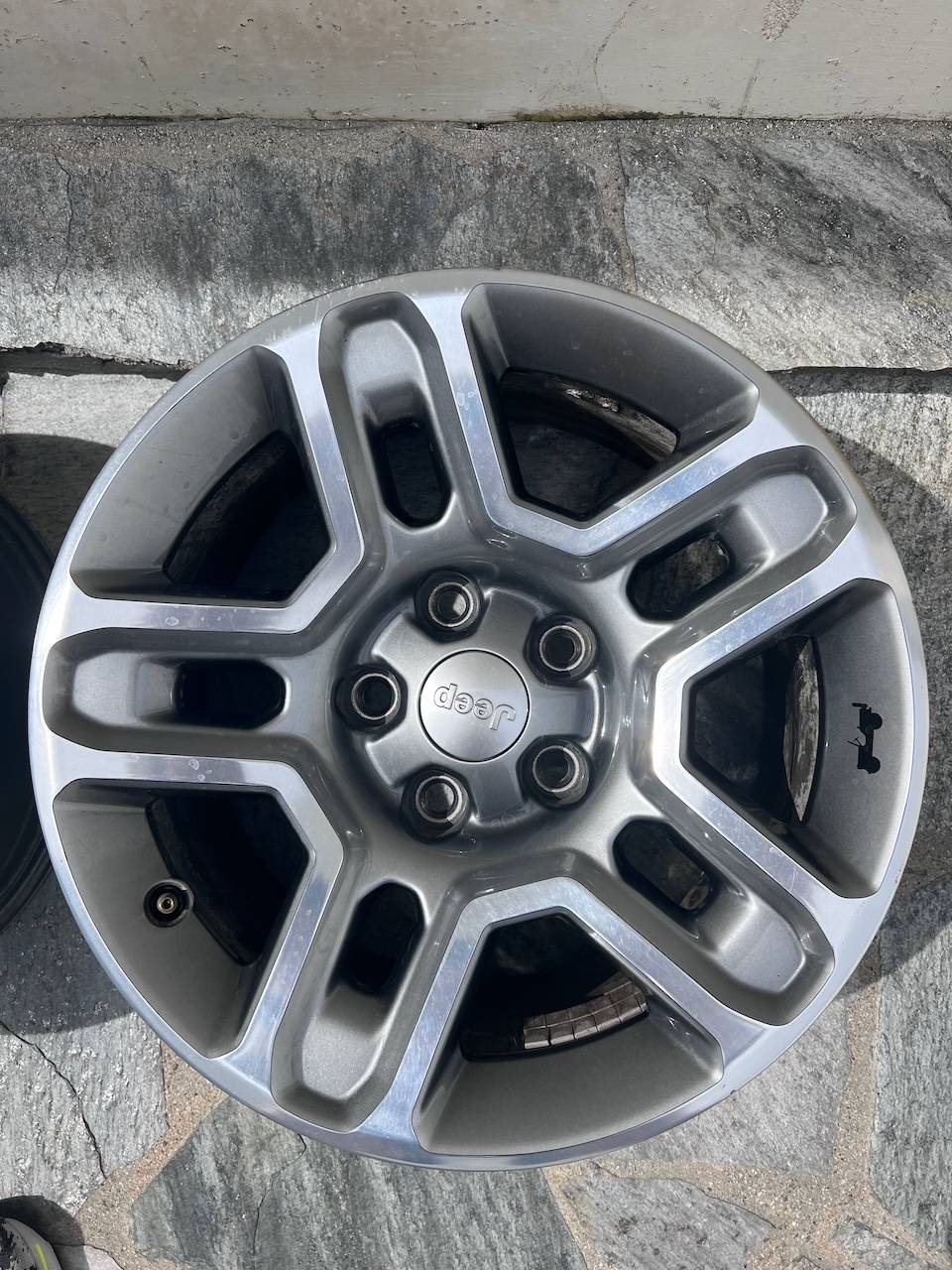 Jeep Gladiator Jeep Satin Carbon OEM Wheels (77072494AB) 17" Wheels - 7