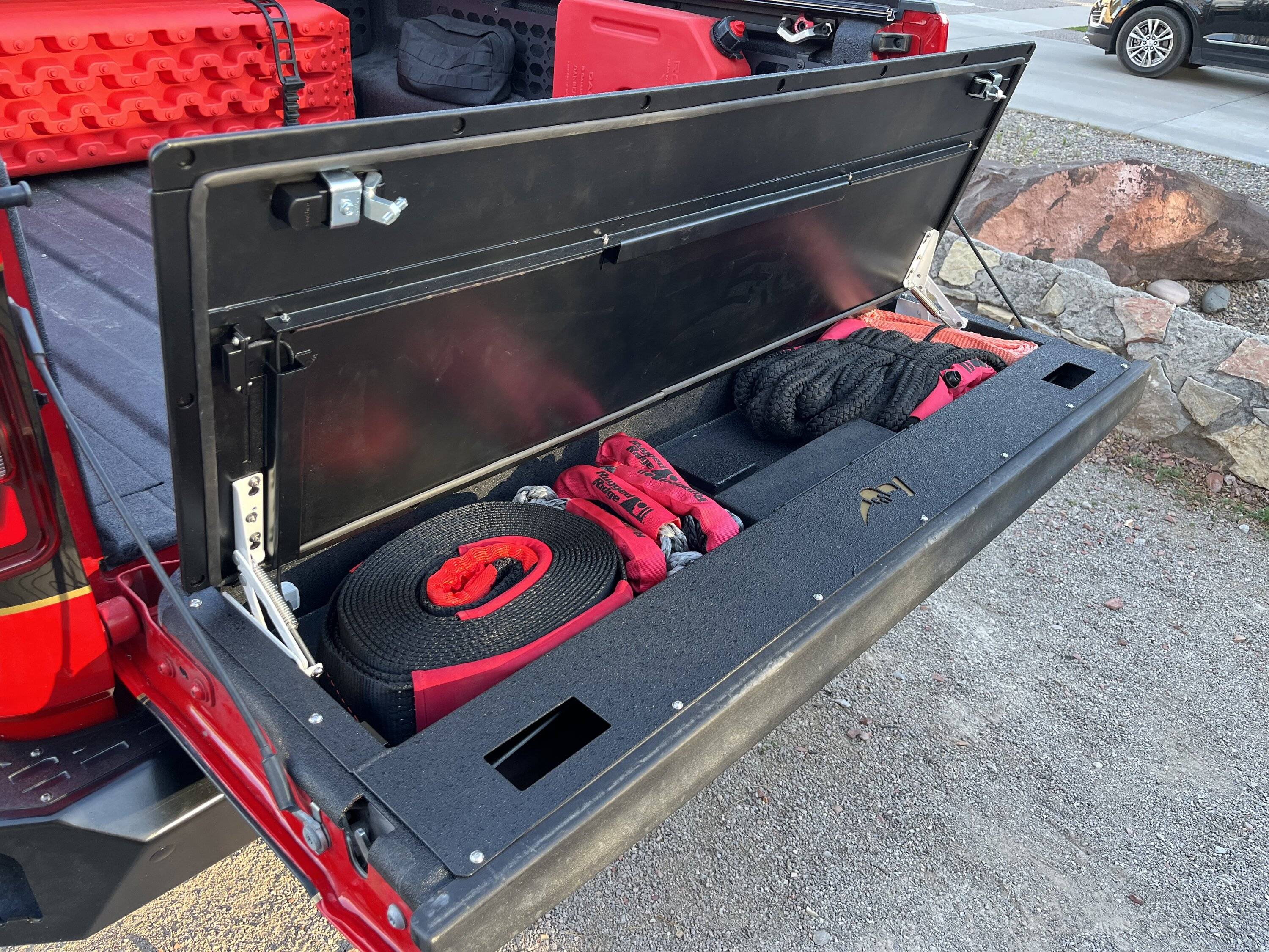 Jeep Gladiator Molle bed panels: what's on yours? IMG_9349.JPG