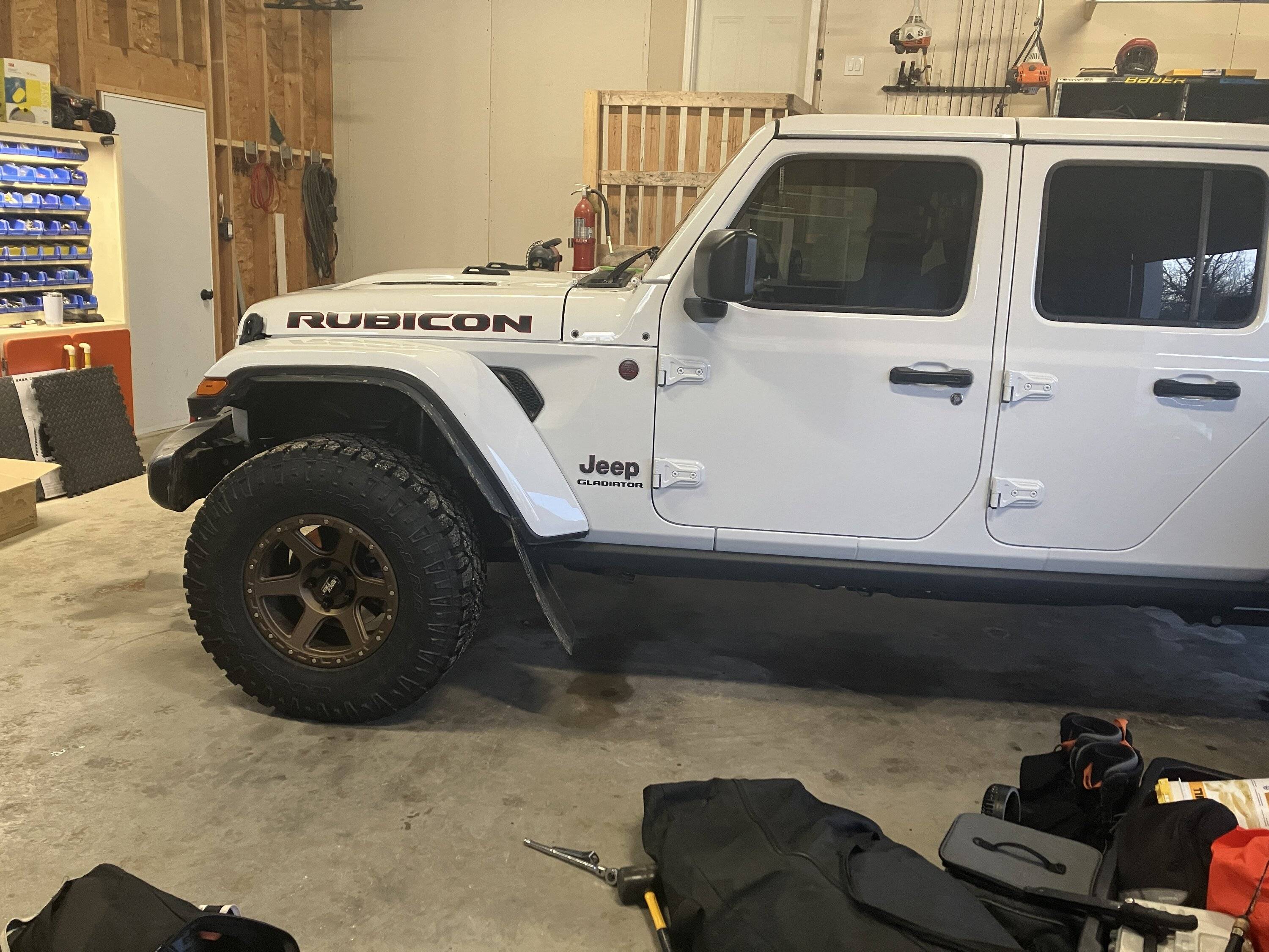 Jeep Gladiator New 23 White JTRD owner IMG_3025