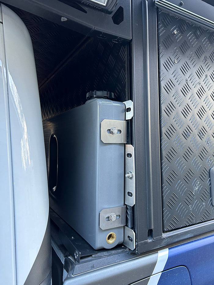 Jeep Gladiator Alu-Cab Canopy Camper Roll Call tank