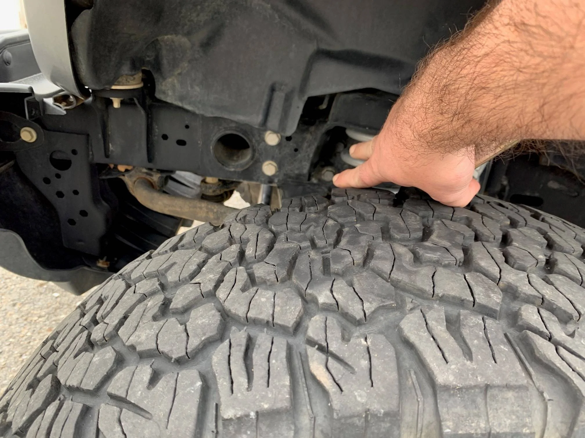 Jeep Gladiator I solved MY steering creak... maybe yours! steering box bolts