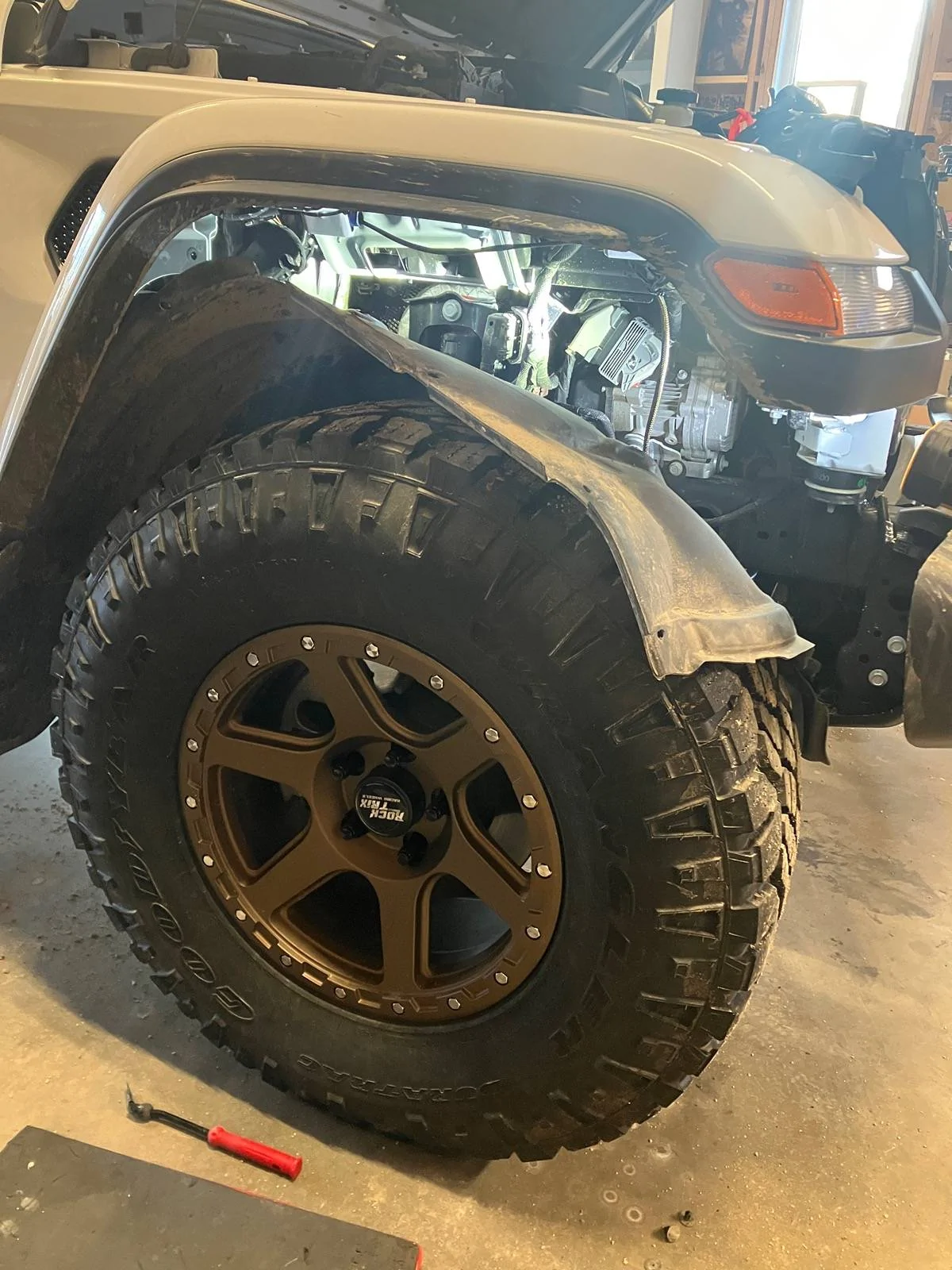 Jeep Gladiator New 23 White JTRD owner IMG_3037