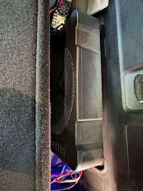 Jeep Gladiator Any sub box that fits behind rear passenger seat without serious modifications? IMG_2492