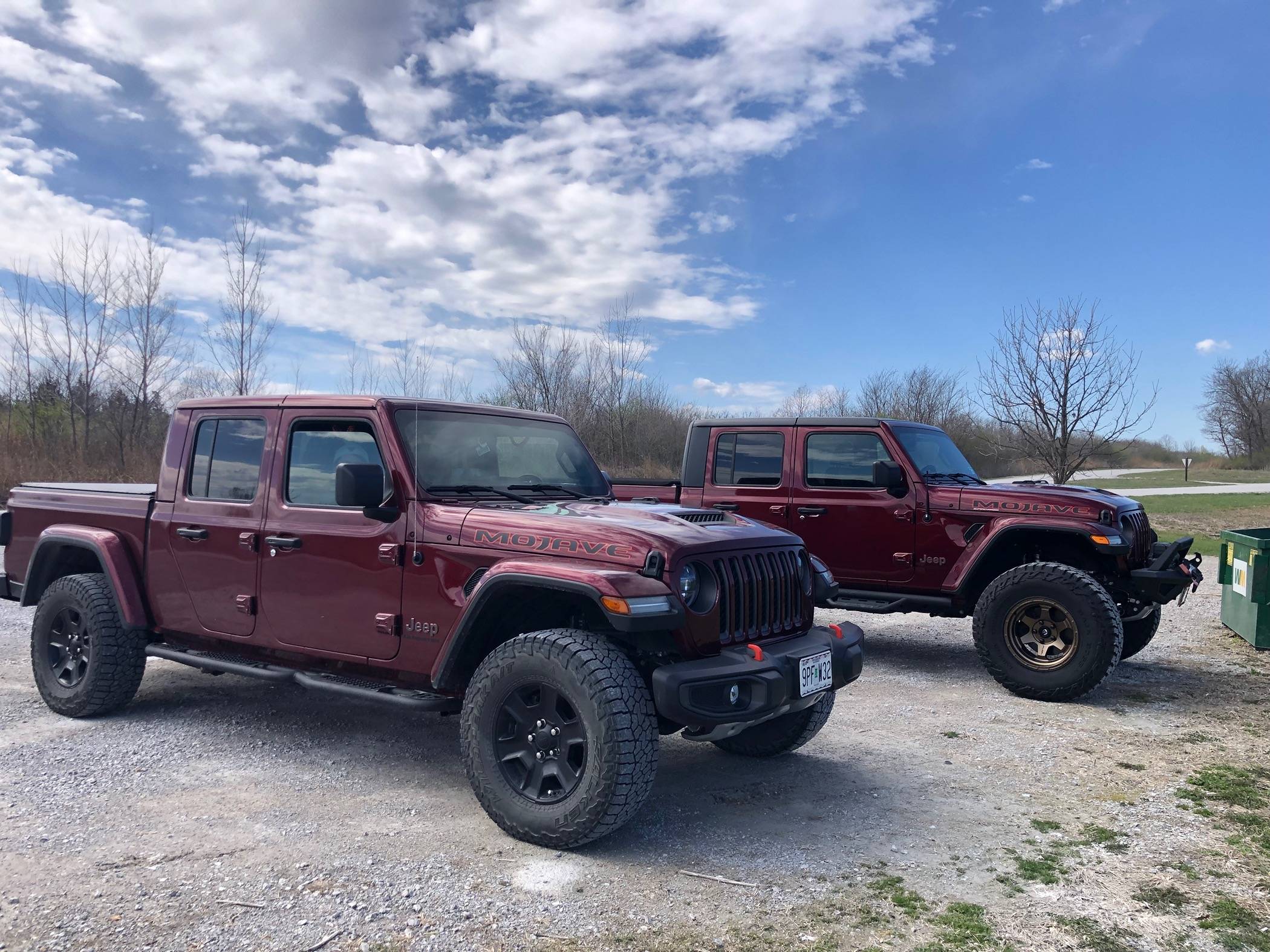 Jeep Gladiator Jeeps Parking Next To Jeeps 73230439183__FCFFCAED-02A2-41BC-B032-8AFADFFF9D22
