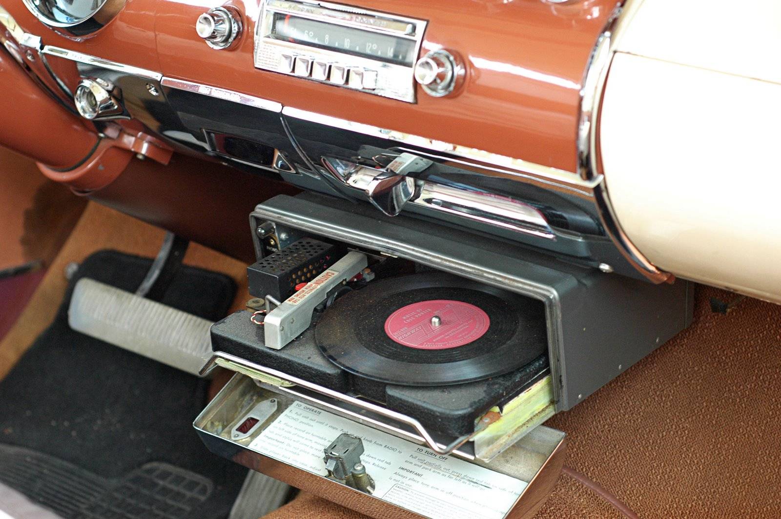 Jeep Gladiator Am I the only one who thinks Jeep should’ve included an in dash CD player? IMG_4678