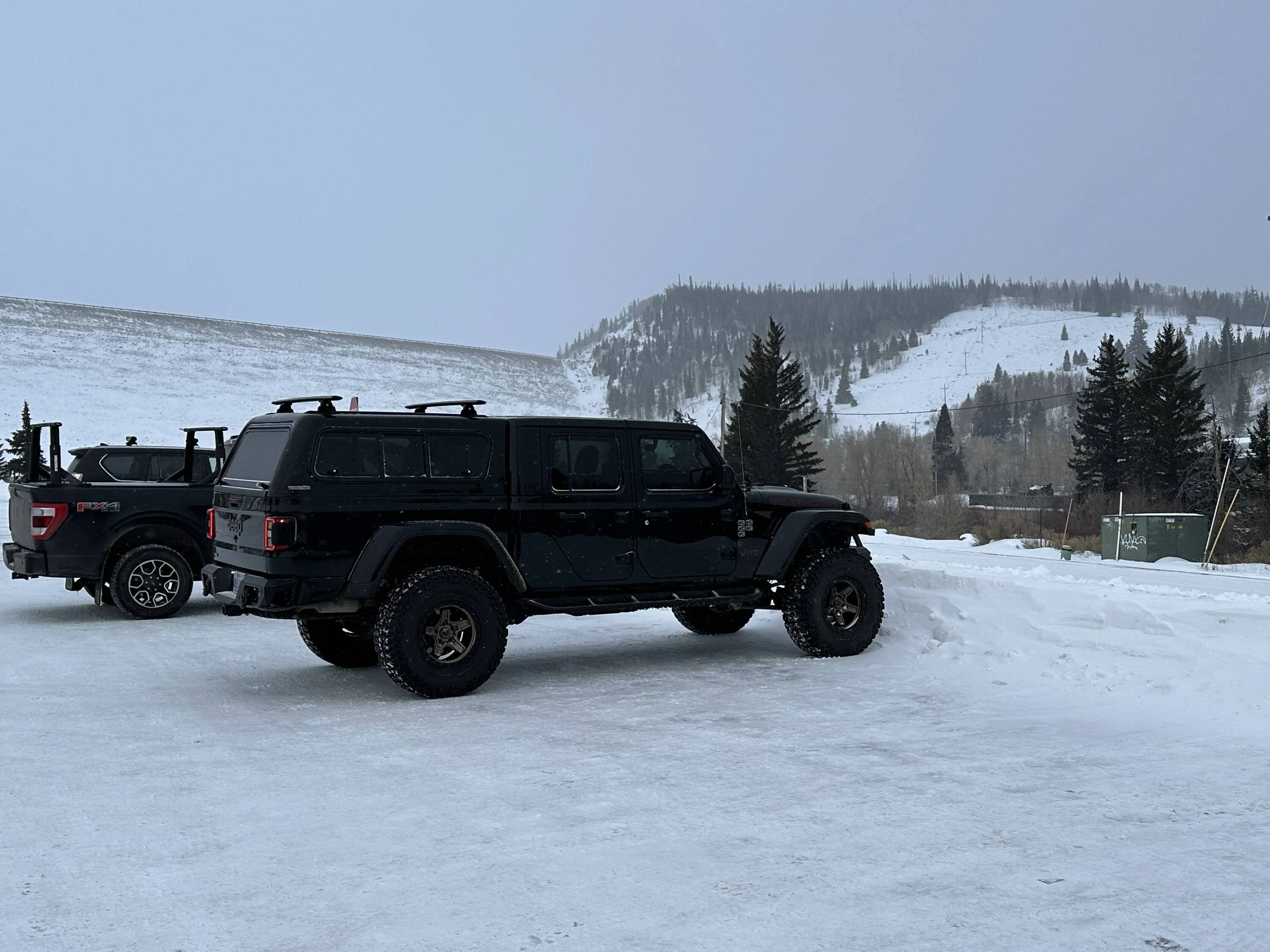 Jeep Gladiator Venturous Ozark Bed Cap IMG_0881