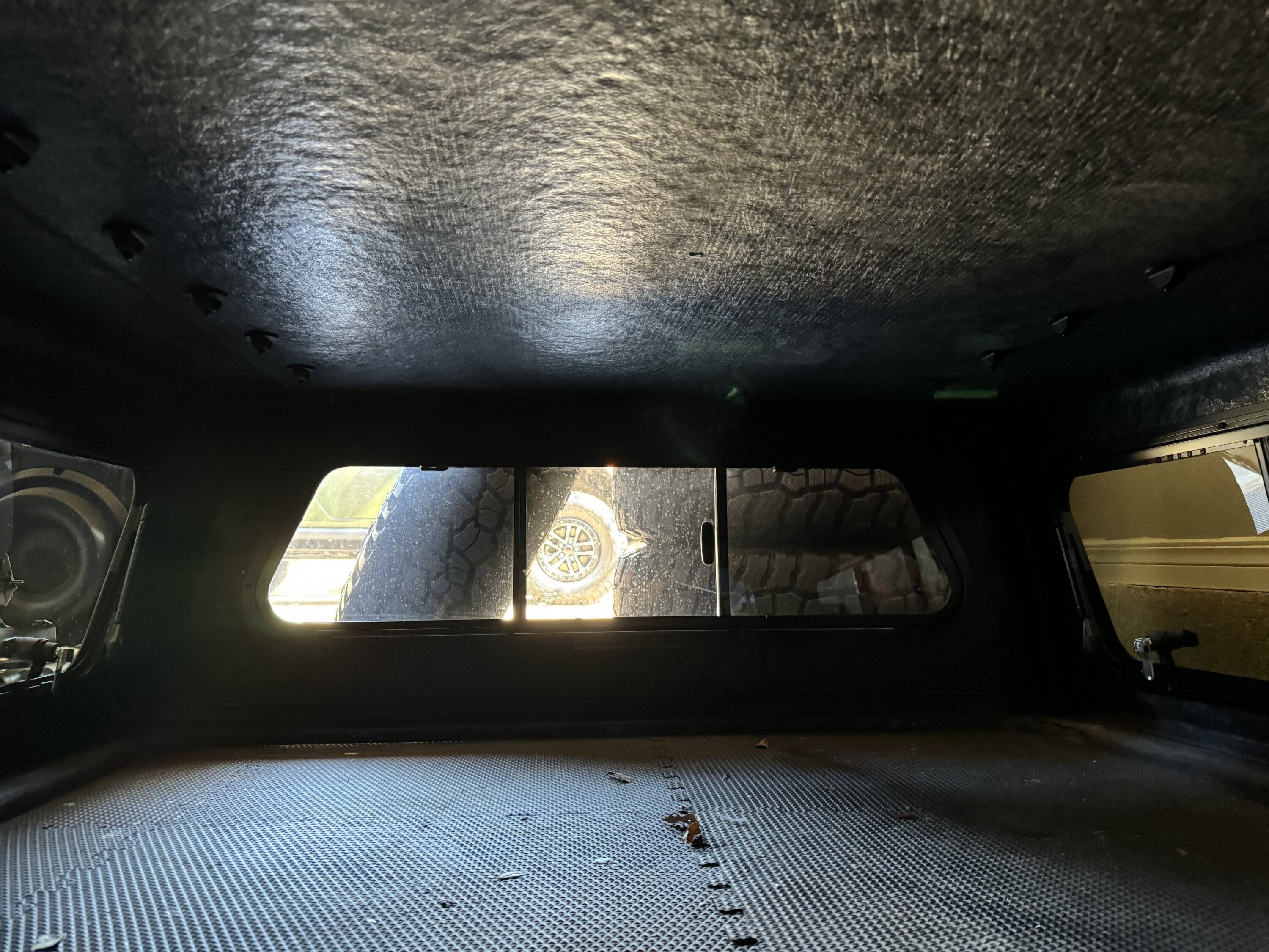 Jeep Gladiator Venturous Ozark Bed Cap IMG_0020