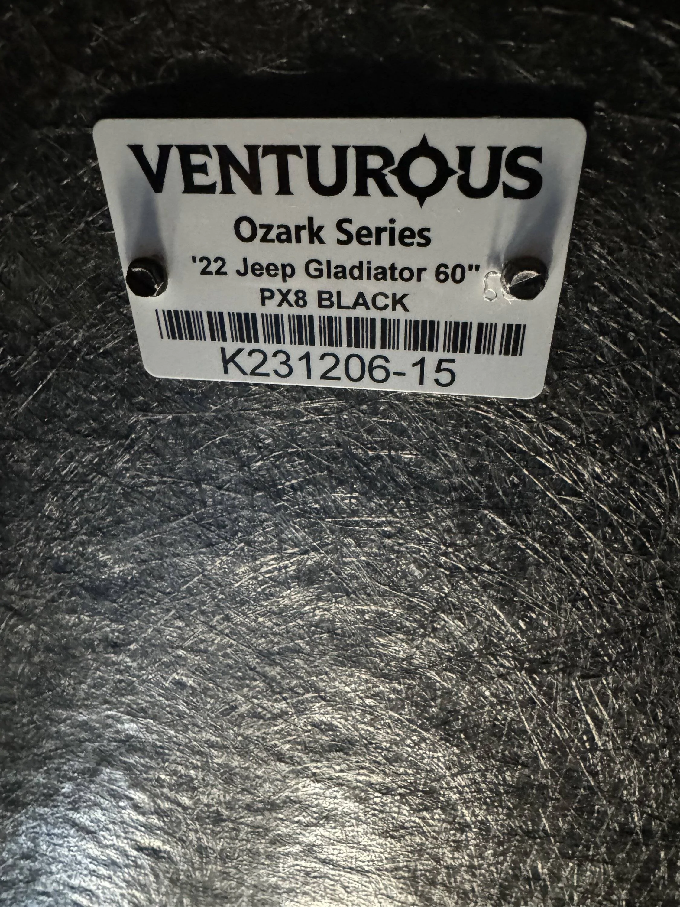 Jeep Gladiator Venturous Ozark Bed Cap IMG_0021