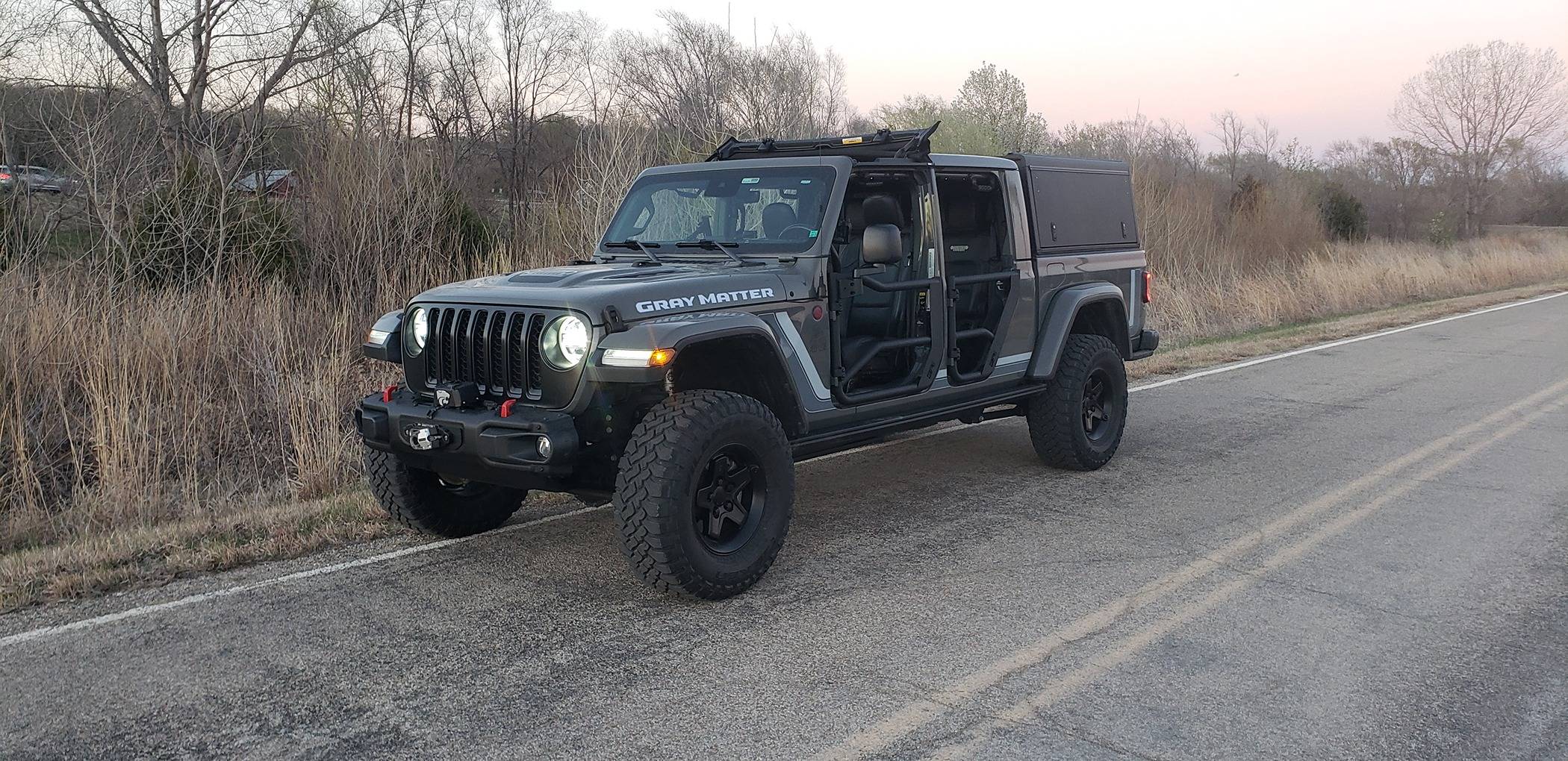 Jeep Gladiator Pics with tube doors -- post yours 20230412_200334