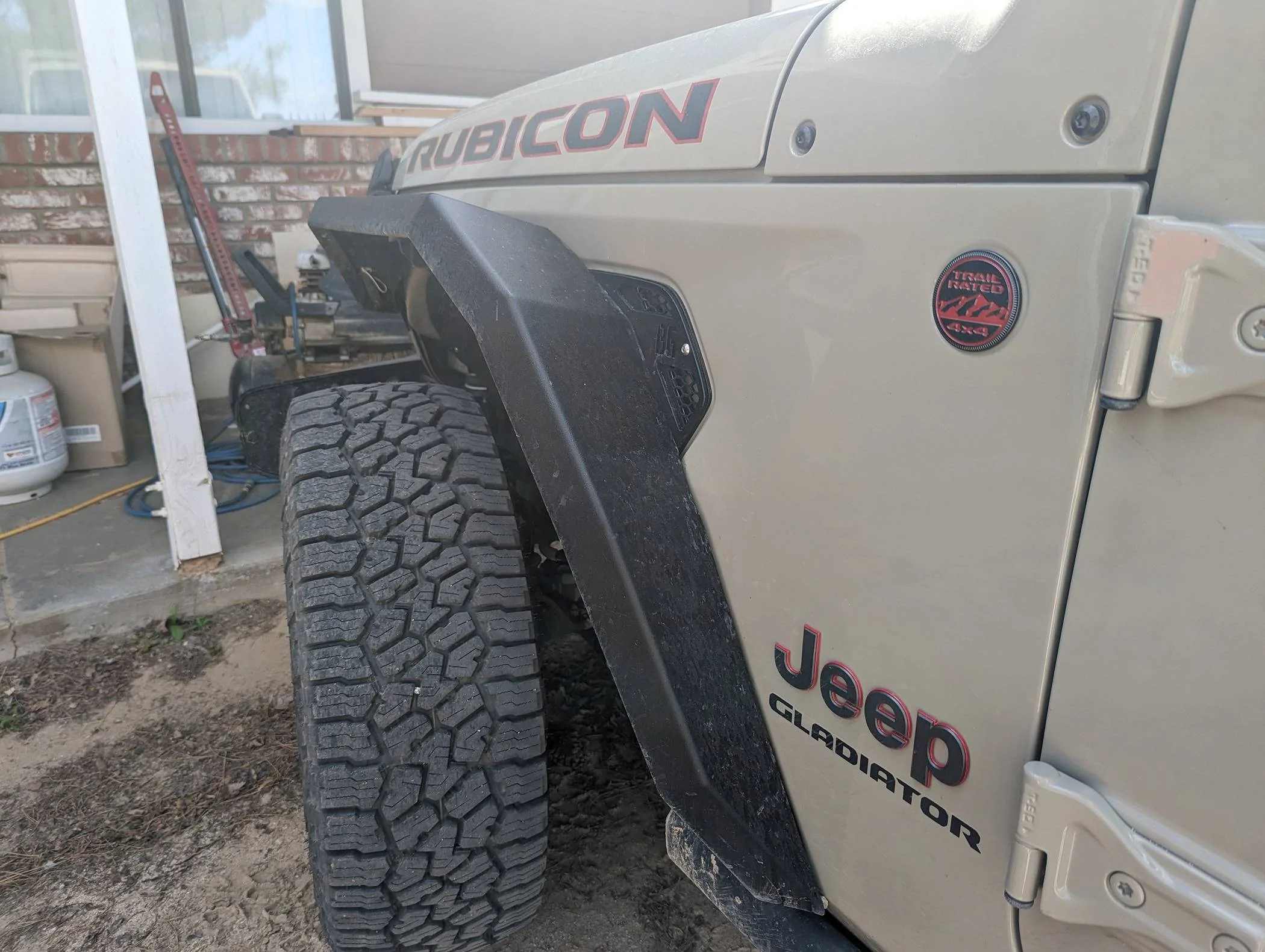 Jeep Gladiator The process begins: Overland, rock crawler, and towing all in one 1000000692