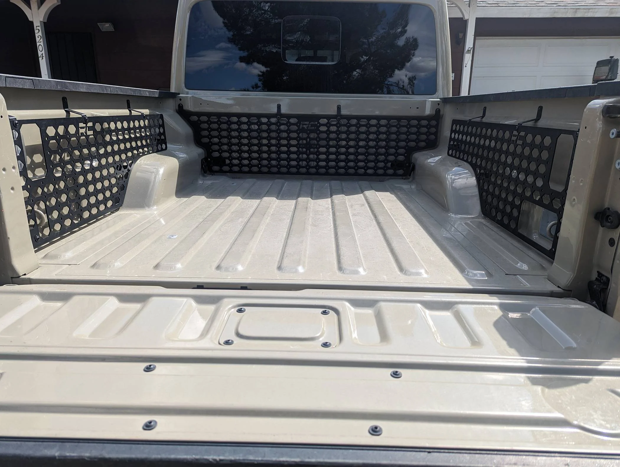 Jeep Gladiator The process begins: Overland, rock crawler, and towing all in one 1000000696