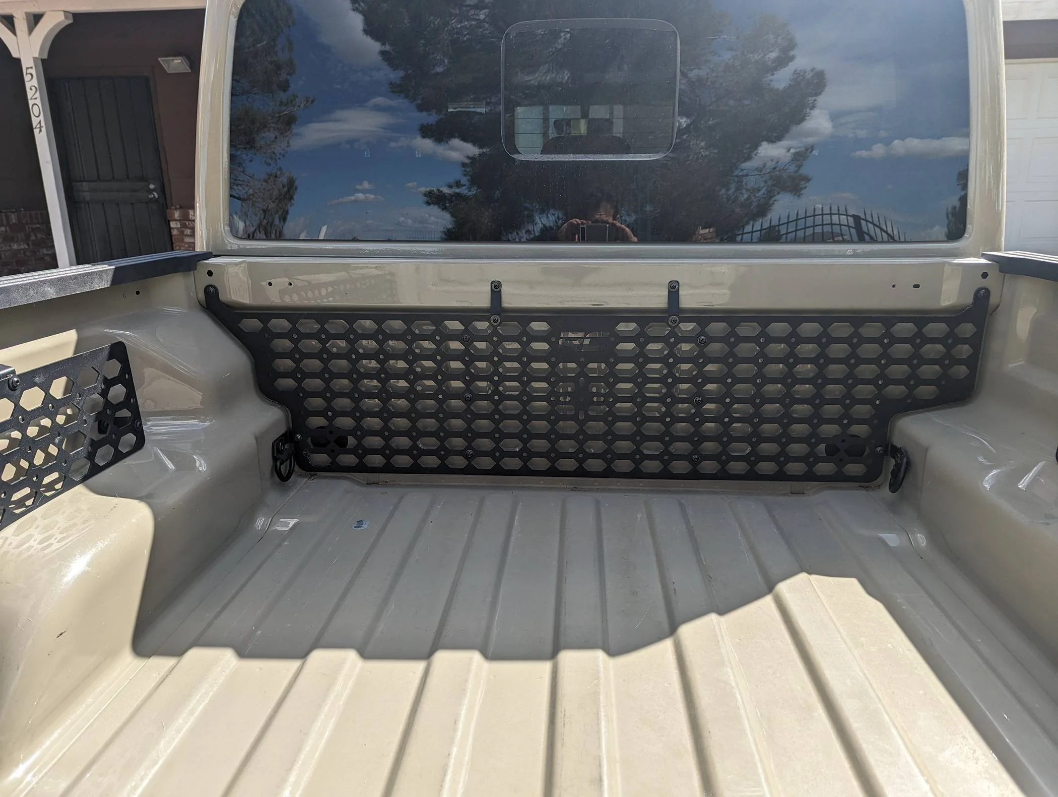 Jeep Gladiator The process begins: Overland, rock crawler, and towing all in one 1000000693