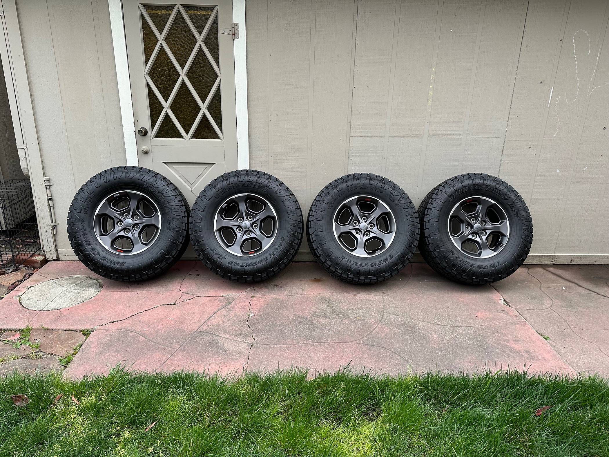 Jeep Gladiator Toyo Open Country AT3 285/75/r17 & wheels (Stockton, CA) $950 obo IMG_8127