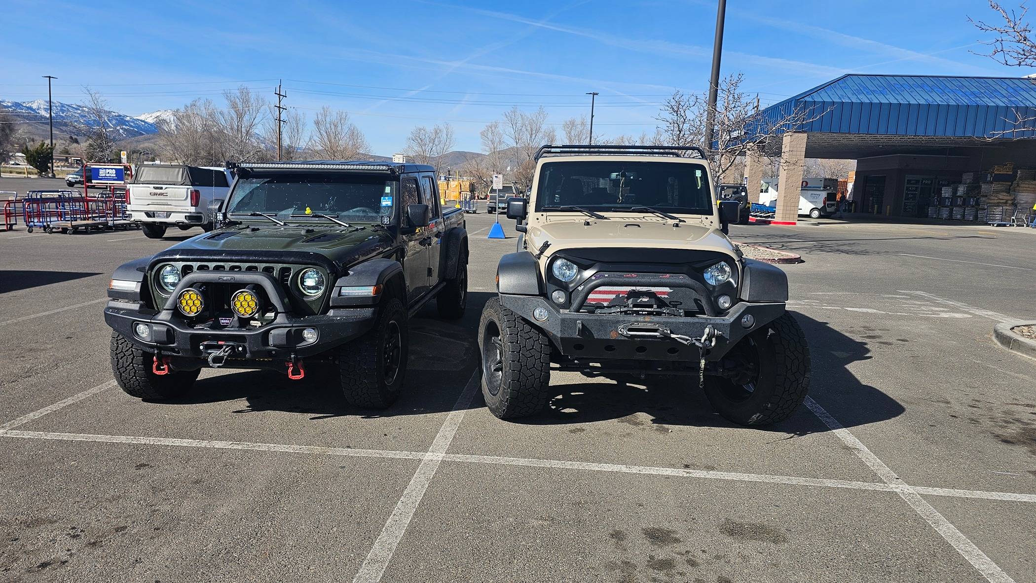 Jeep Gladiator Jeeps Parking Next To Jeeps 20240318_155204