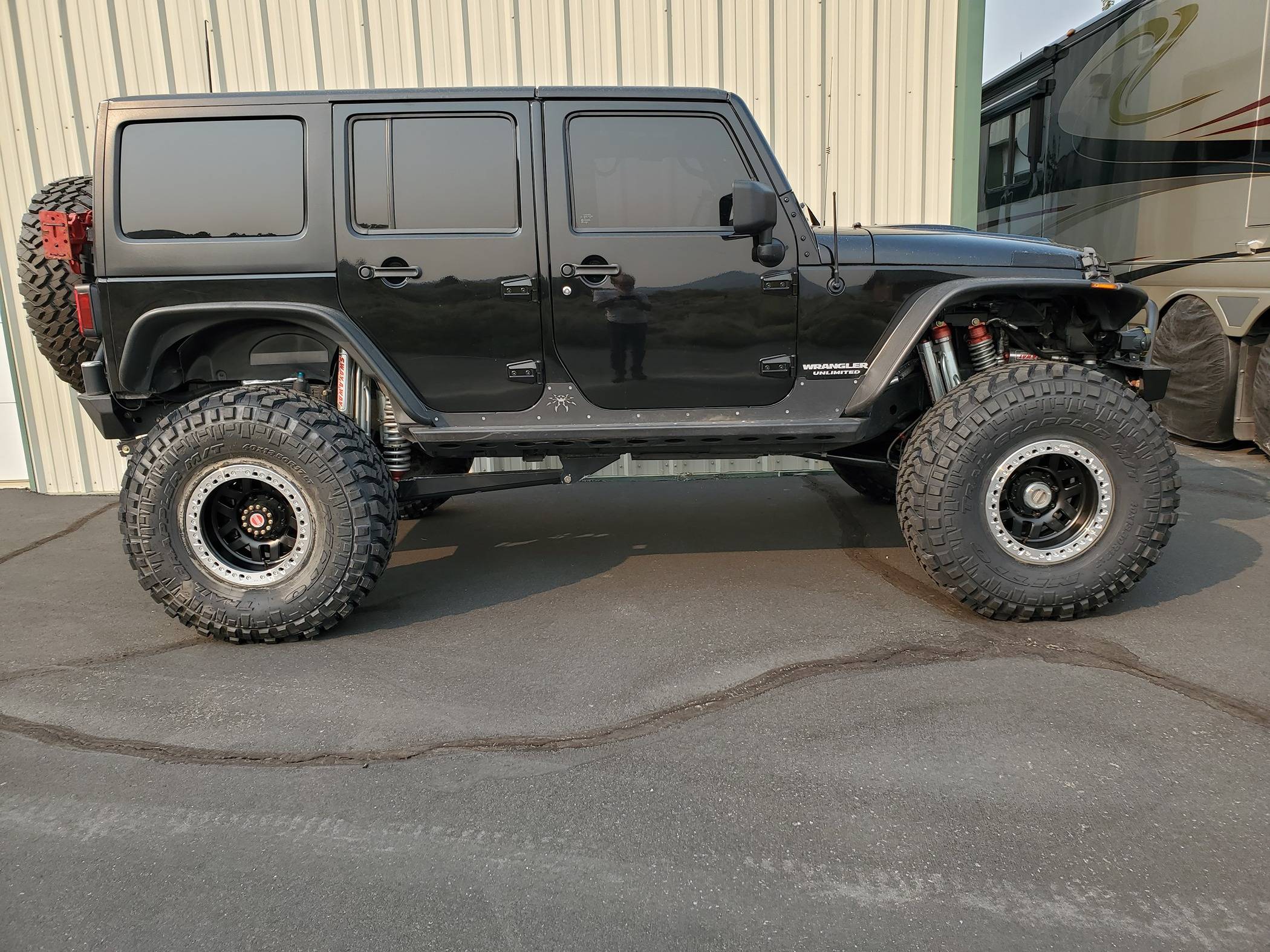 Jeep Gladiator Rear spring question for a Alu-Cab Canopy Camper 20210917_161851