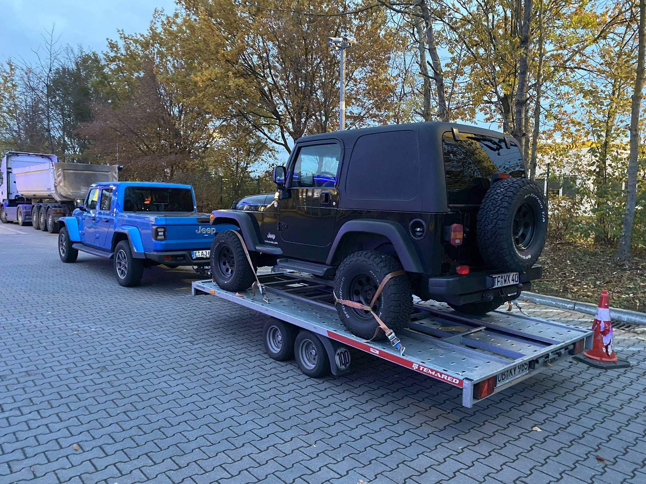 Jeep Gladiator Post Your Jeep "Fleet" Pics! IMG_4774