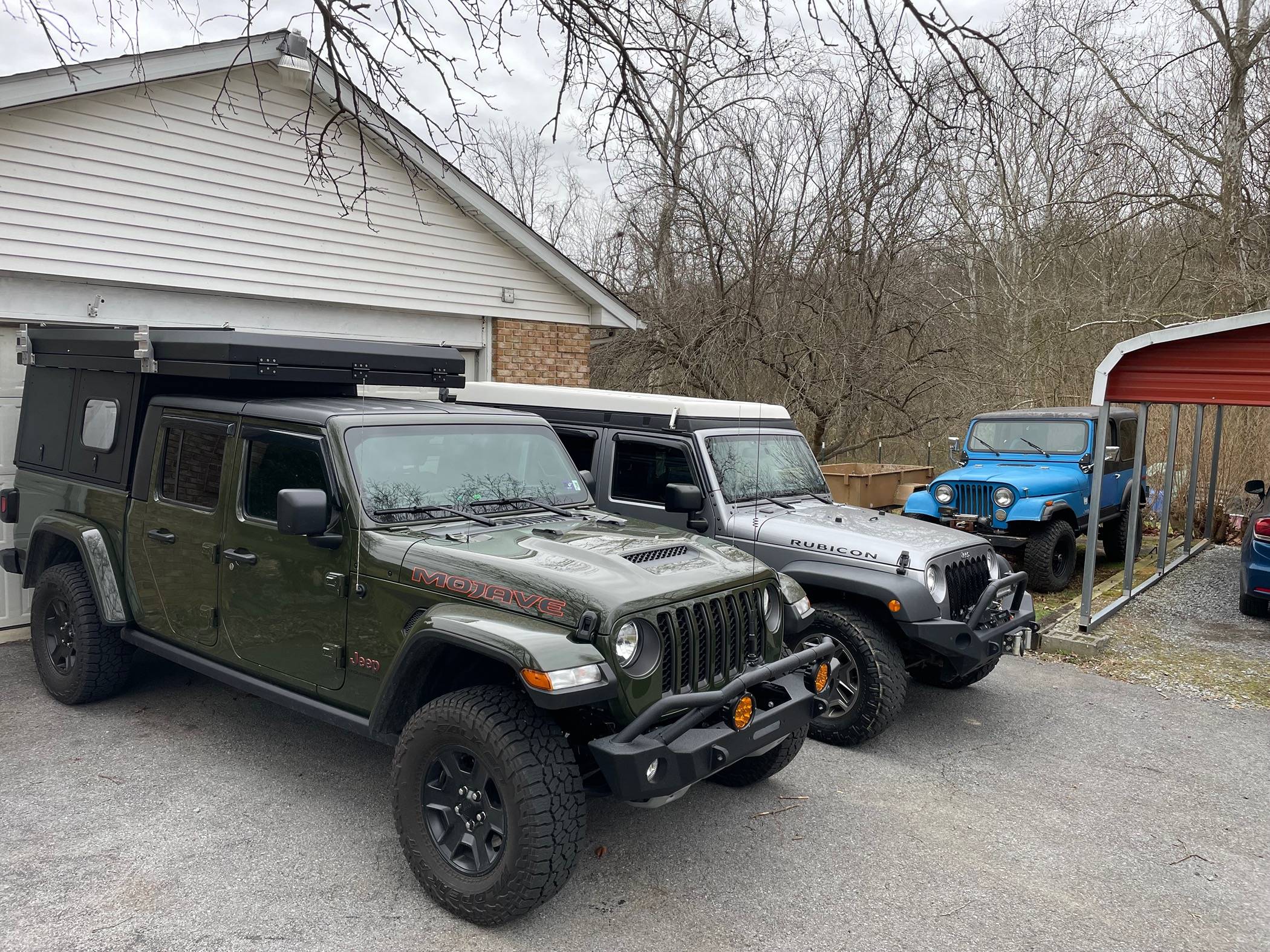 Jeep Gladiator Post Your Jeep "Fleet" Pics! IMG_1012