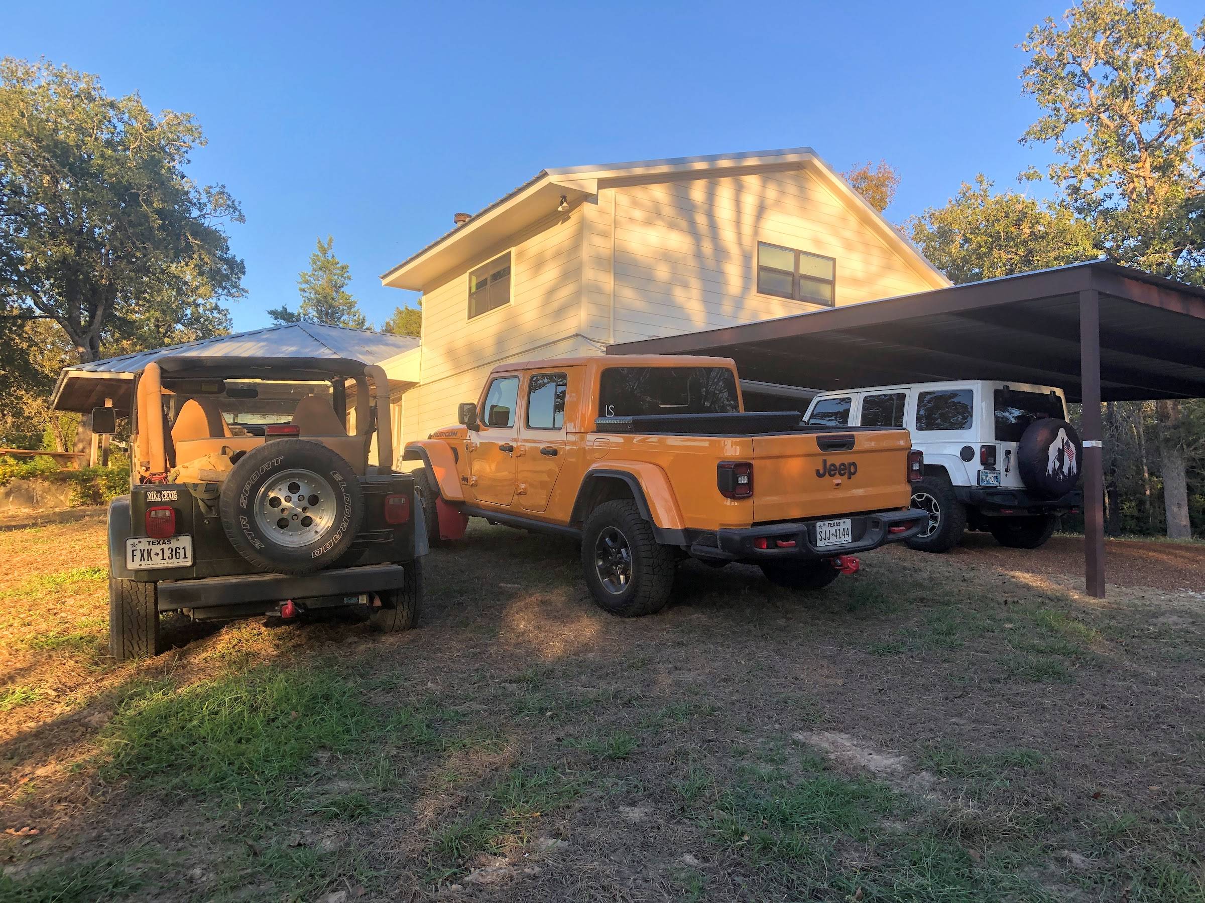 Jeep Gladiator Post Your Jeep "Fleet" Pics! SVjgihl-wziokXjz9Jb5ICCKB_dUODwcGg37IXxSvM9k=w2400