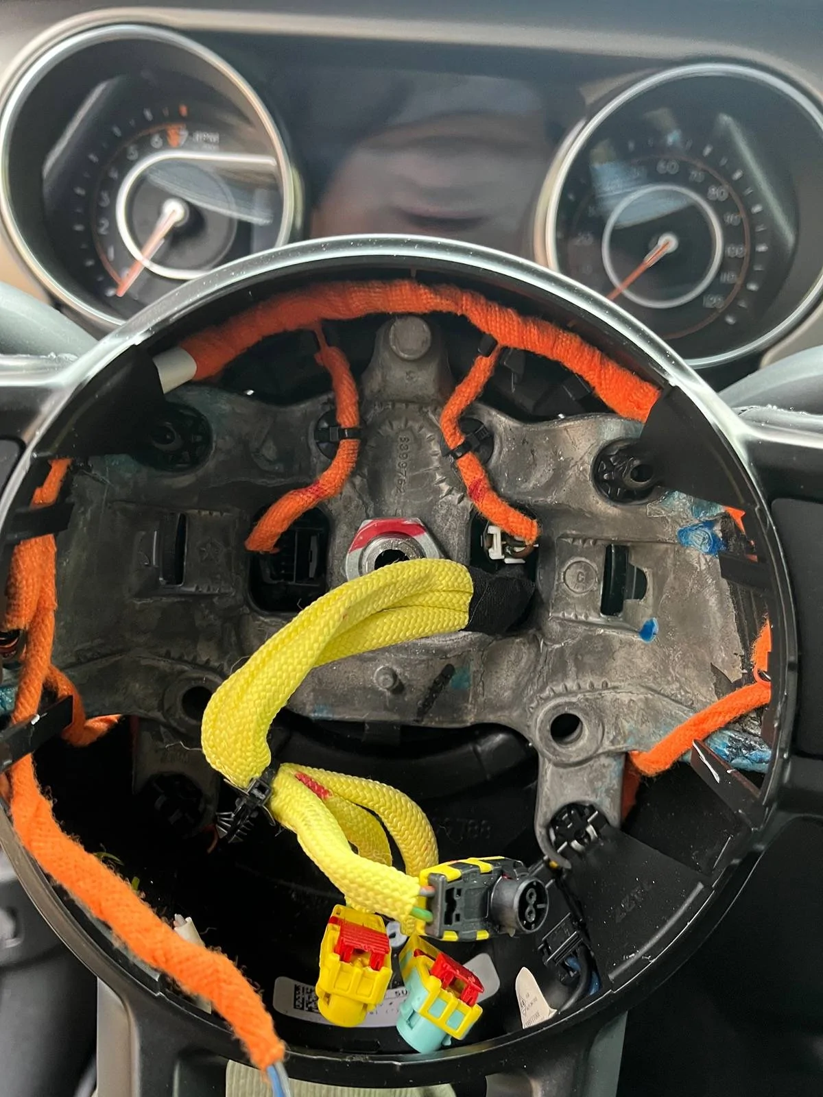 Jeep Gladiator Heated steering wheel stopped working 761D67DF-35DE-487B-9F7E-7025698709A3