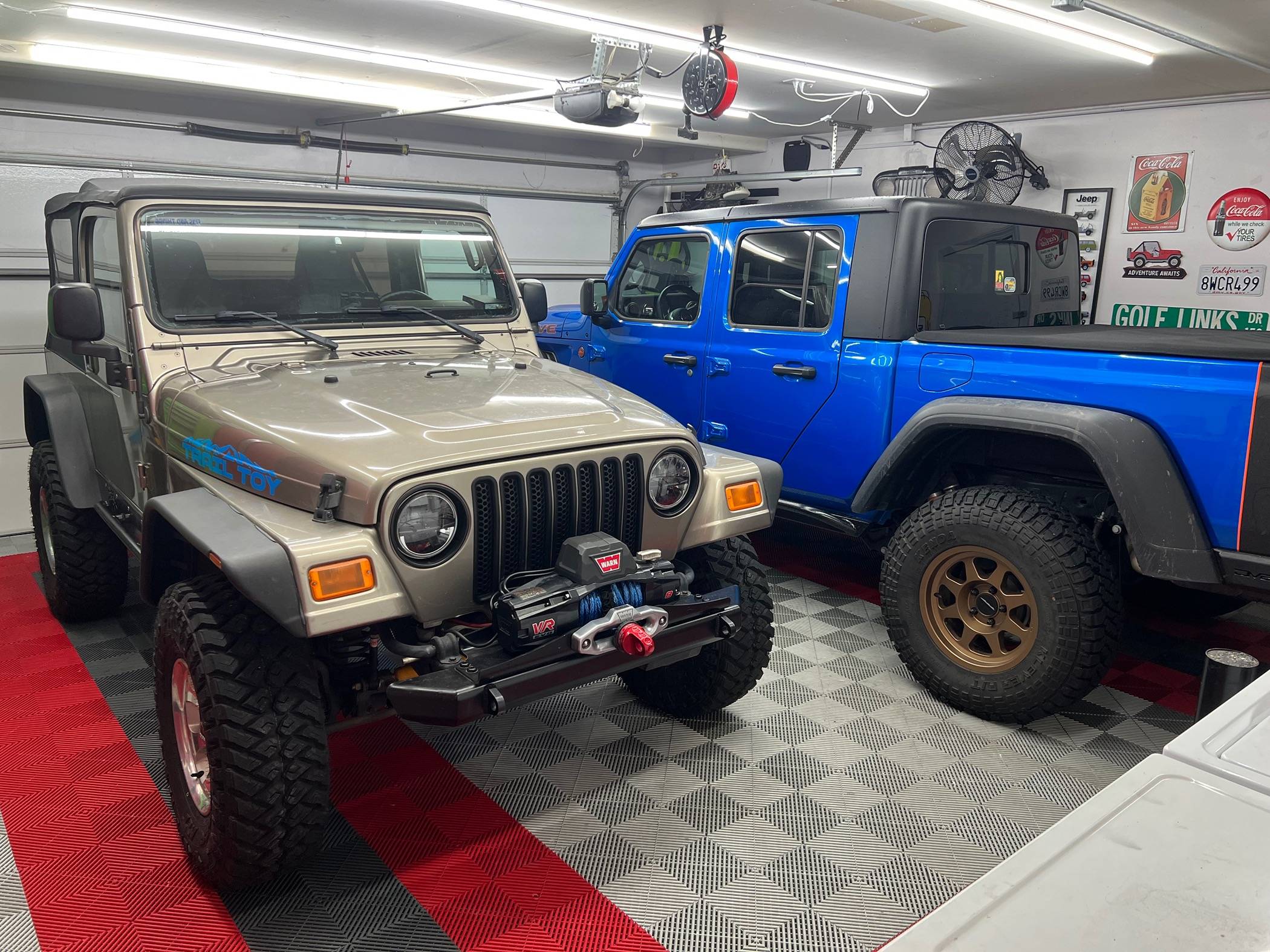 Jeep Gladiator Post Your Jeep "Fleet" Pics! IMG_2597